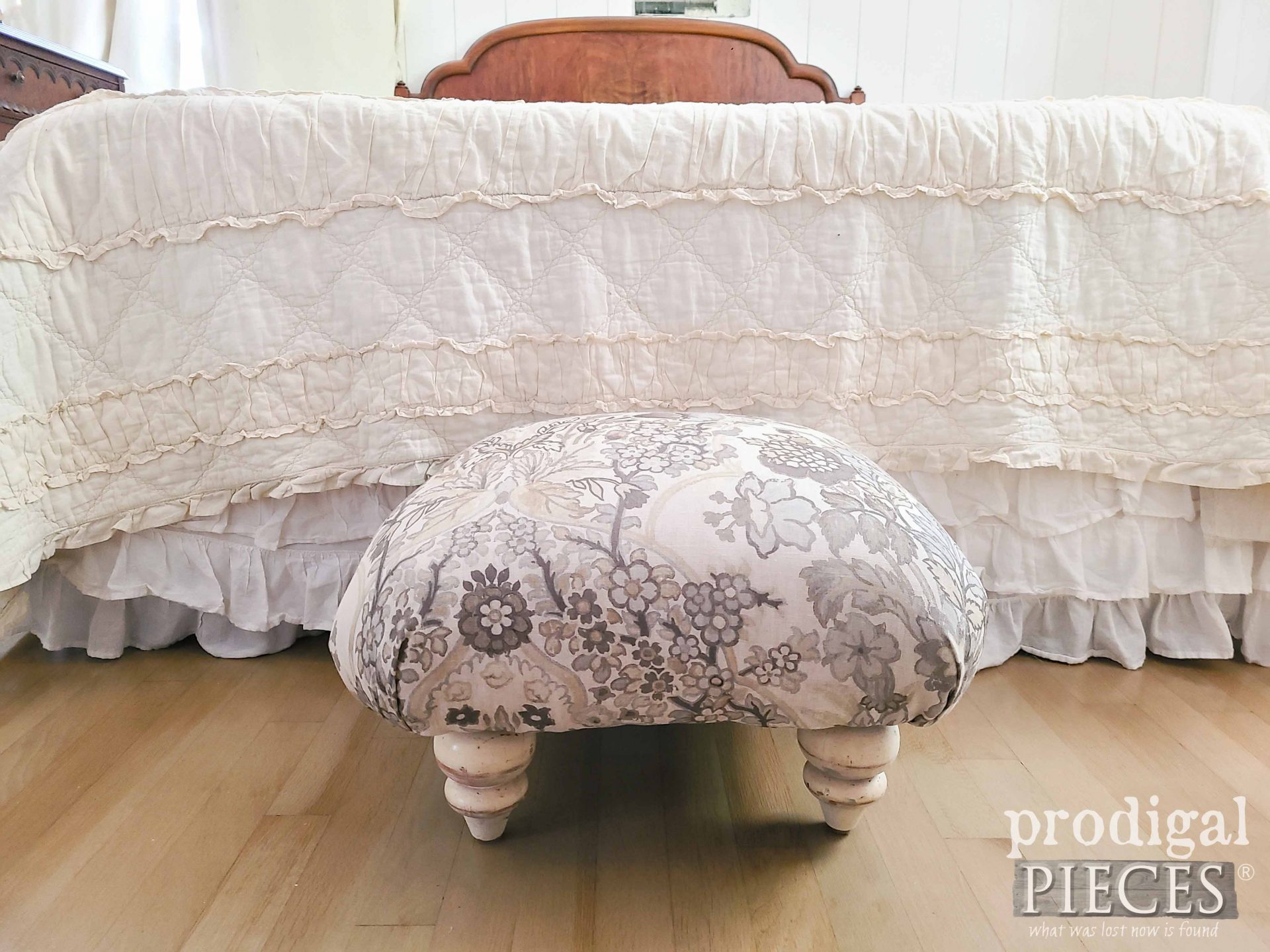 DIY Bedroom Footstool Ottoman made by Larissa of Prodigal Pieces | prodigalpieces.com #prodigalpieces #diy #furniture #home