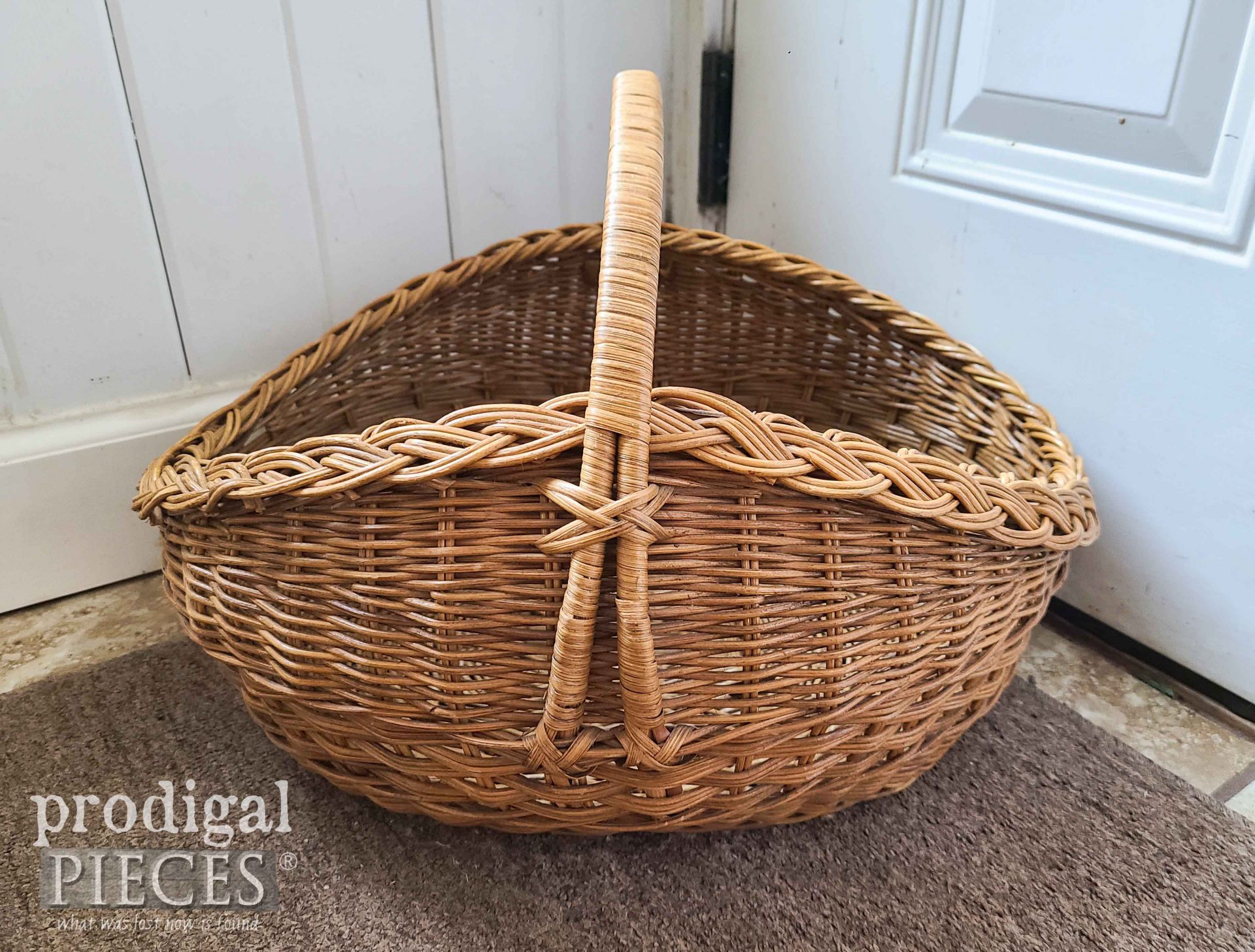 Thrifted Basket Before Makeover by Larissa of Prodigal Pieces | prodigalpieces.com #prodigalpieces