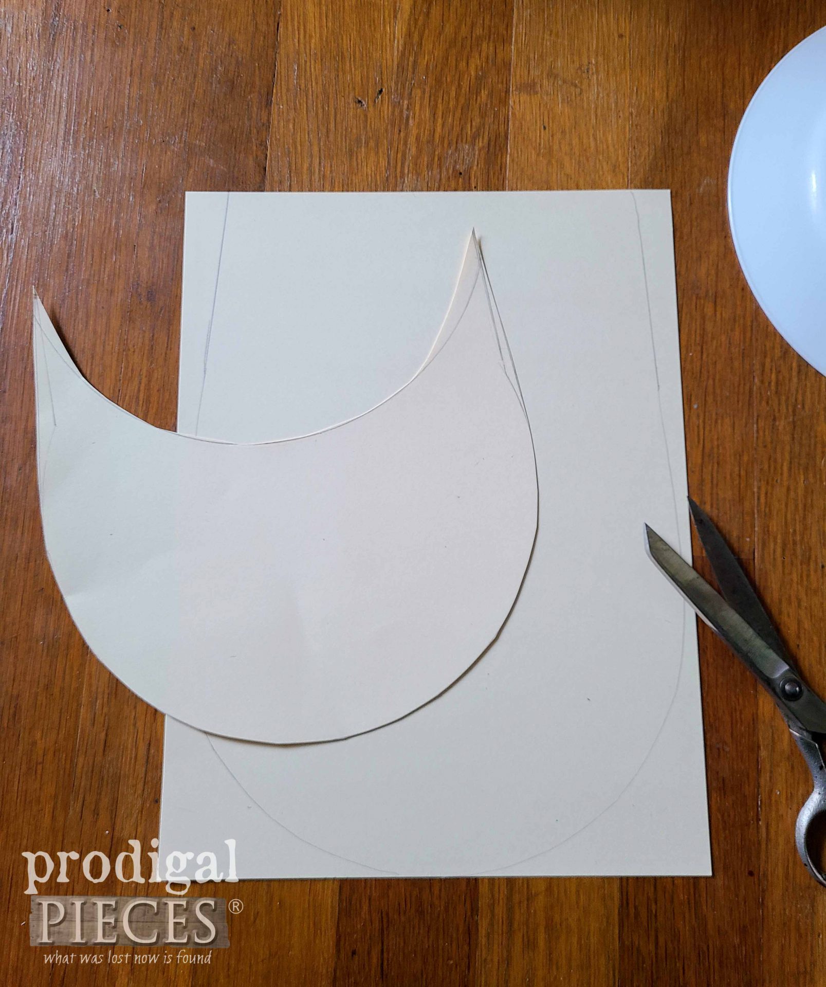 First Hanging Basket Paper Pattern | prodigalpieces.com #prodigalpieces