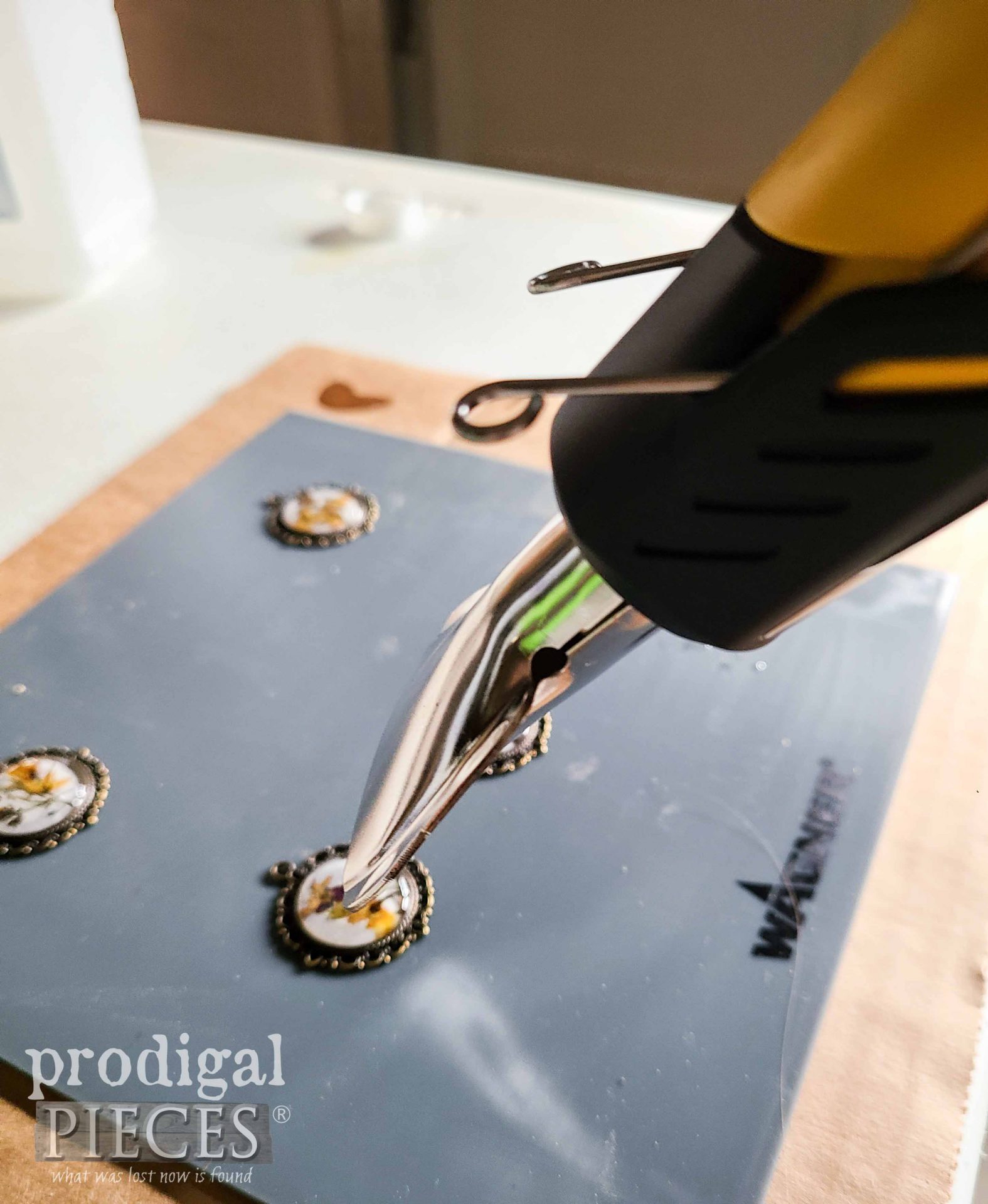 Flare Nozzle on Wagner FURNO Micro Heat Gun for DIY Resin Necklace Pendant by Prodigal Pieces | prodigalpieces.com #prodigalpieces #crafts #diy #home #jewelry