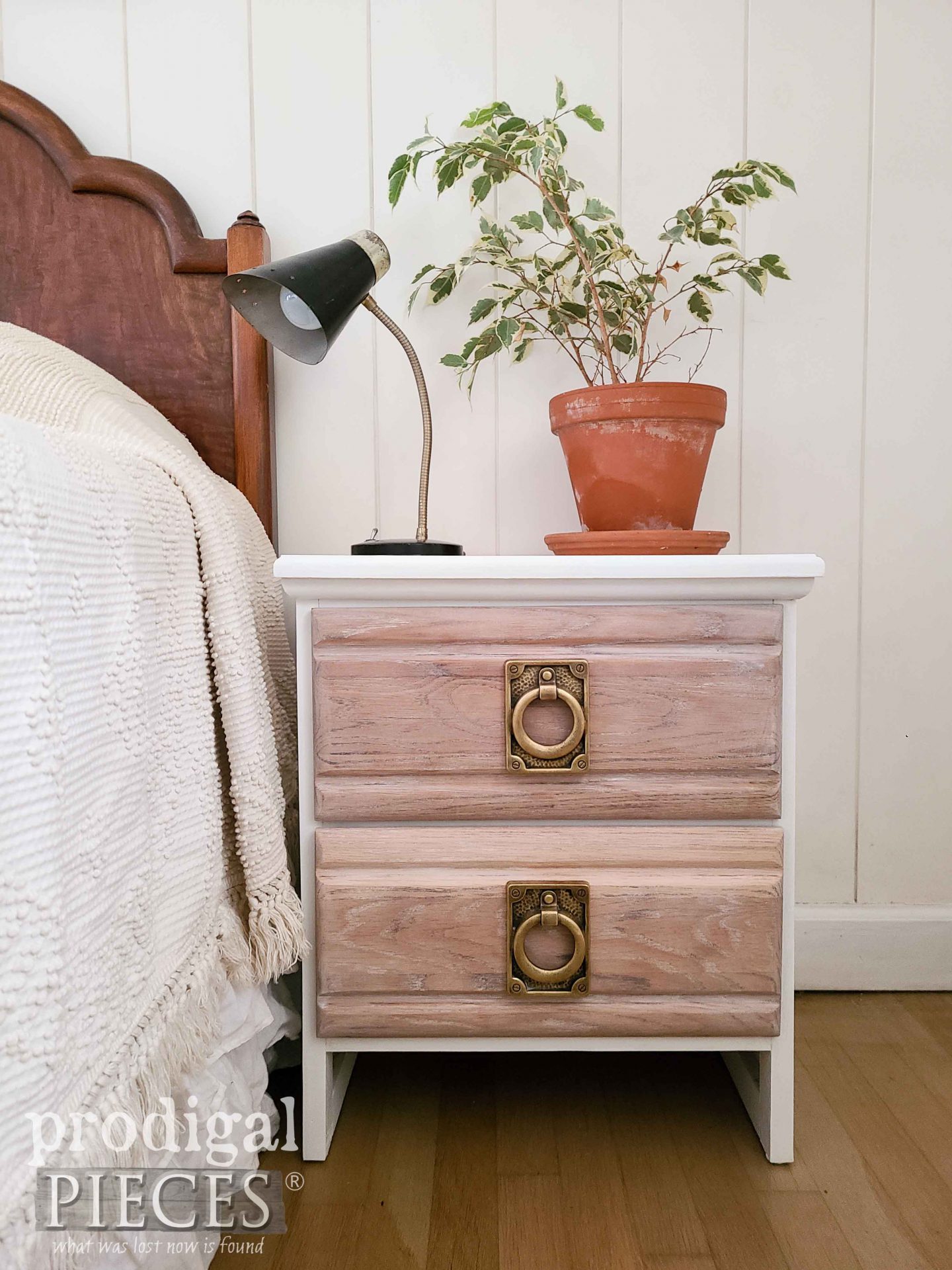 Updated Vintage Nightstand into Boho Chic by Larissa of Prodigal Pieces | prodigalpieces.com #prodigalpieces #vintage #boho #furniture