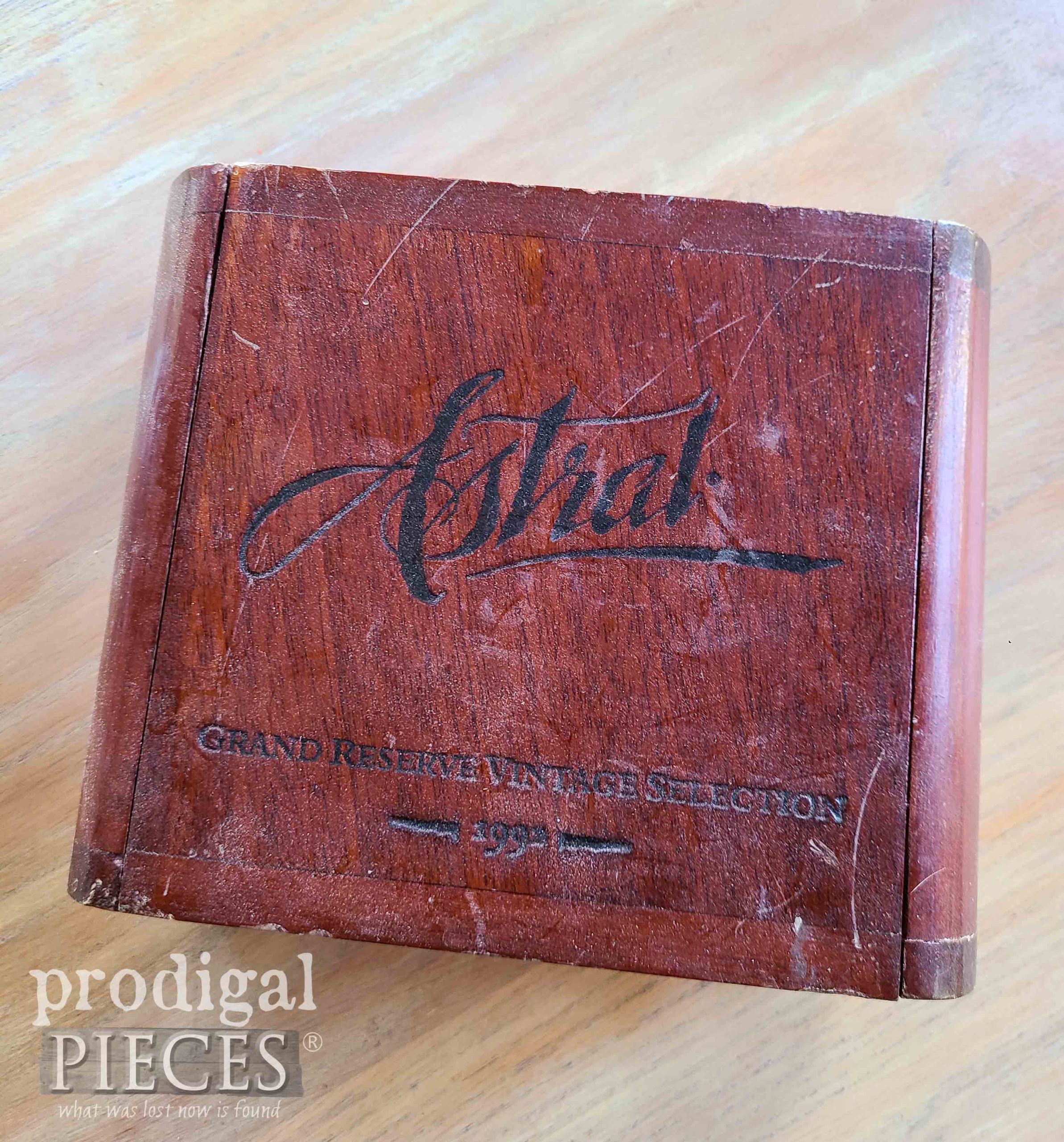 Vintage Cigar Box Before | prodigalpieces.com
