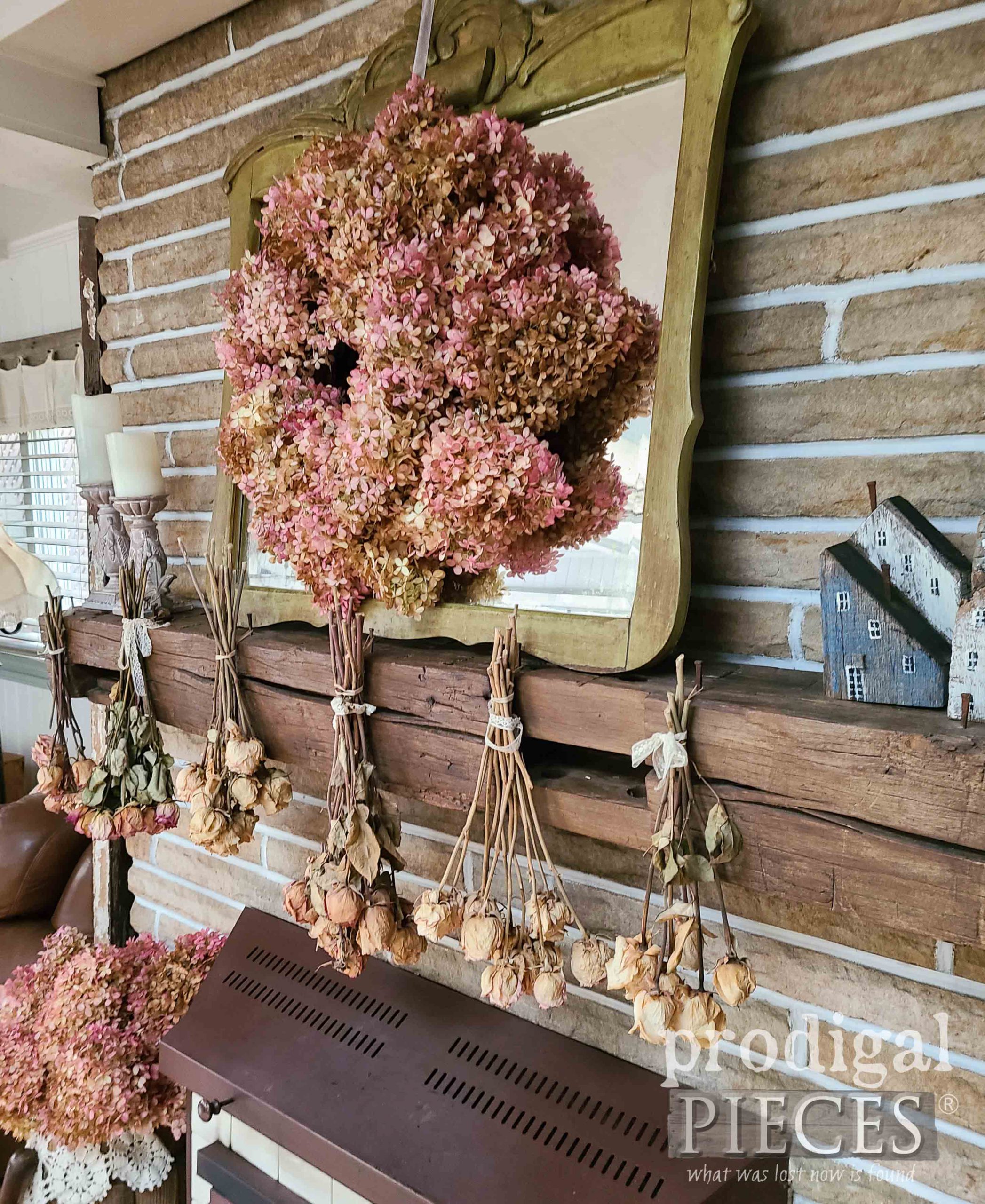 Dried Hydrangea Flower Wreath DIY Tutorial by Larissa of Prodigal Pieces | prodigalpieces.com #prodigalpieces #hydrangea #flowers #wreath #fall