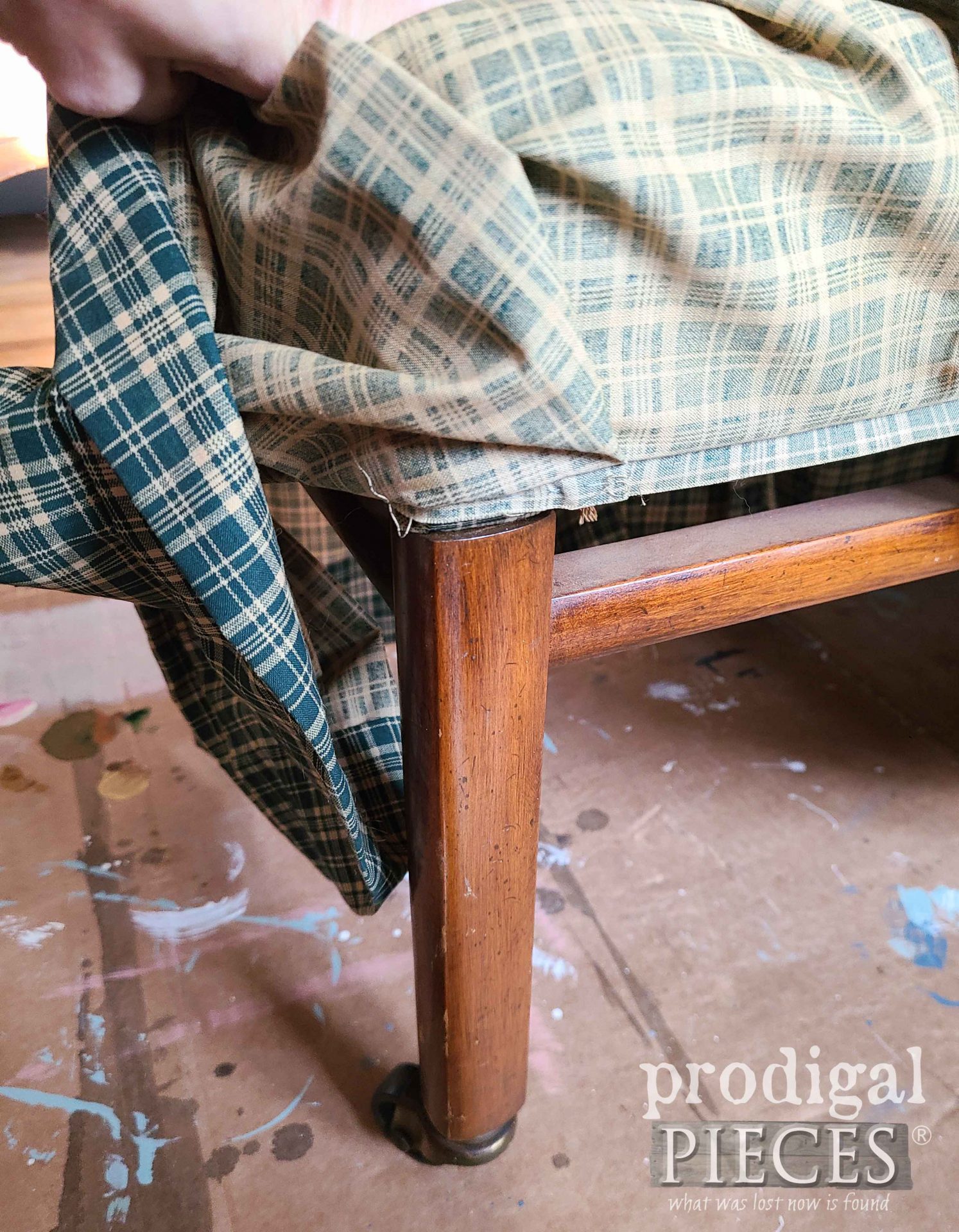 Wooden Legs of Vintage Tufted Bench | prodigalpieces.com