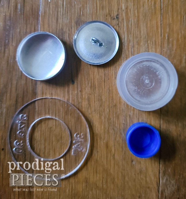 Dritz Craft Button Cover Kit for Upholstery | prodigalpieces.com #prodigalpieces
