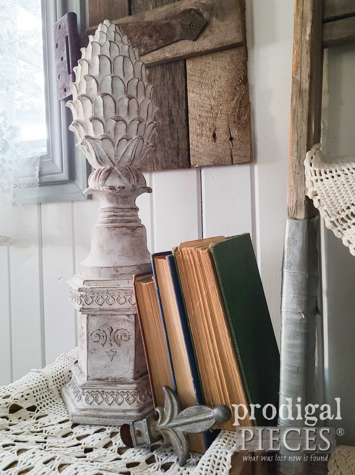 DIY Farmhouse Chic Style from Broken Decor by Larissa of Prodigal Pieces | prodigalpieces.com #prodigalpieces #homedecor #farmhouse #decor