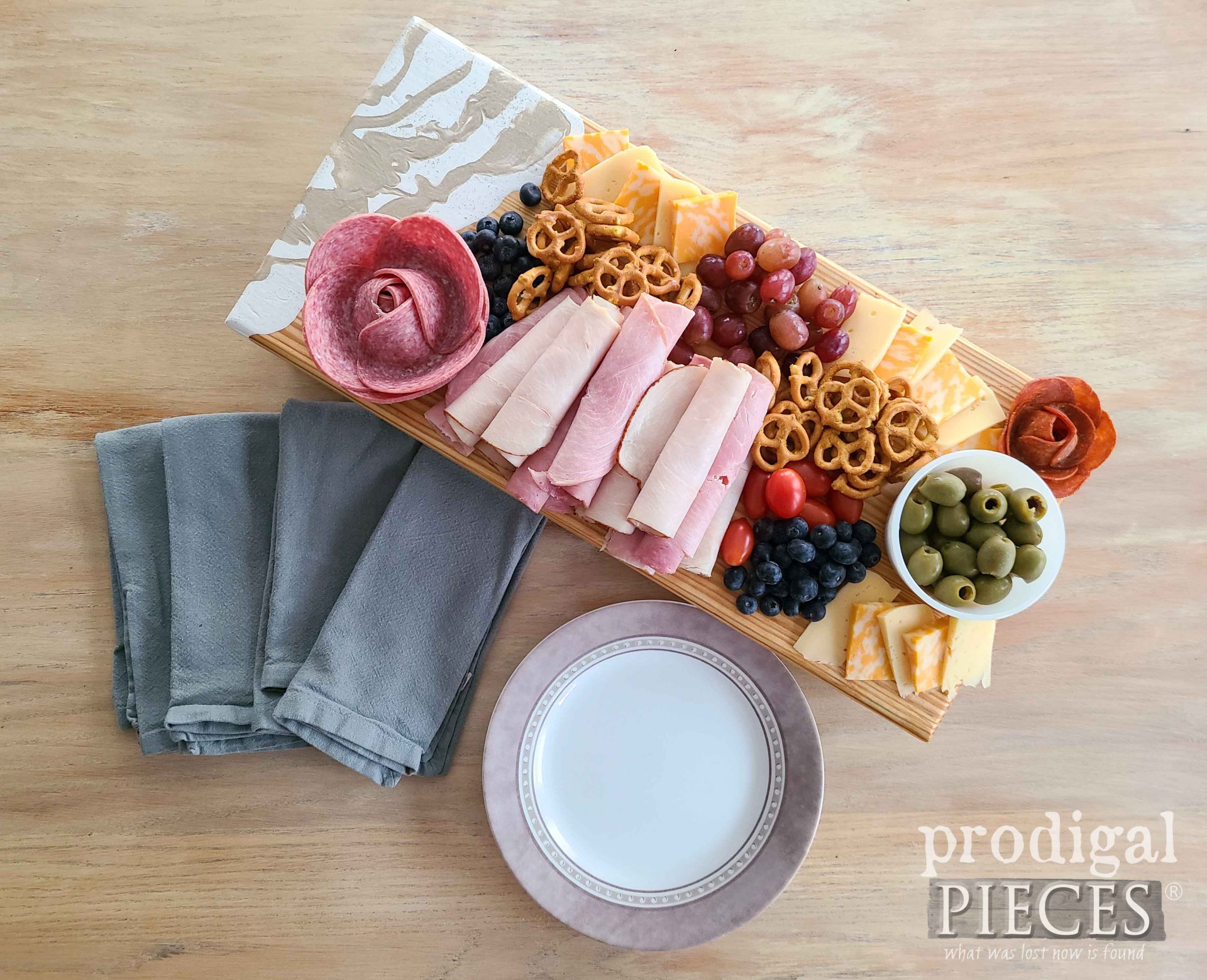 DIY Handmade Charcuterie Board from Reclaimed Wood by Larissa of Prodigal Pieces | prodigalpieces.com #prodigalpieces #handmade #charcuterie #food #nomnom