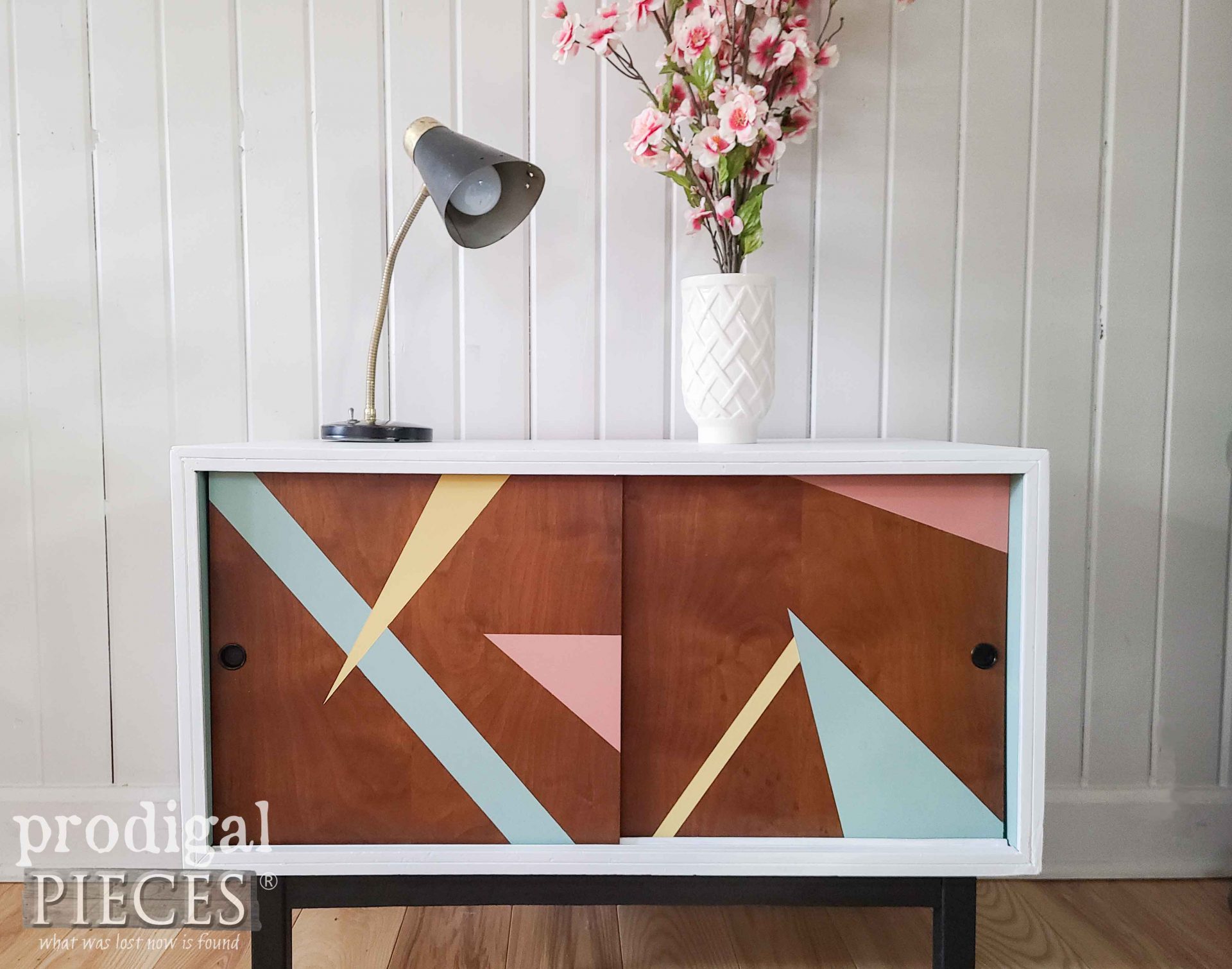 Mid Century Modern Record Player Stand | Vintage Lane Entertainment Stand by Larissa of Prodigal Pieces | prodigalpieces.com #prodigalpieces #vintage #home #furniture