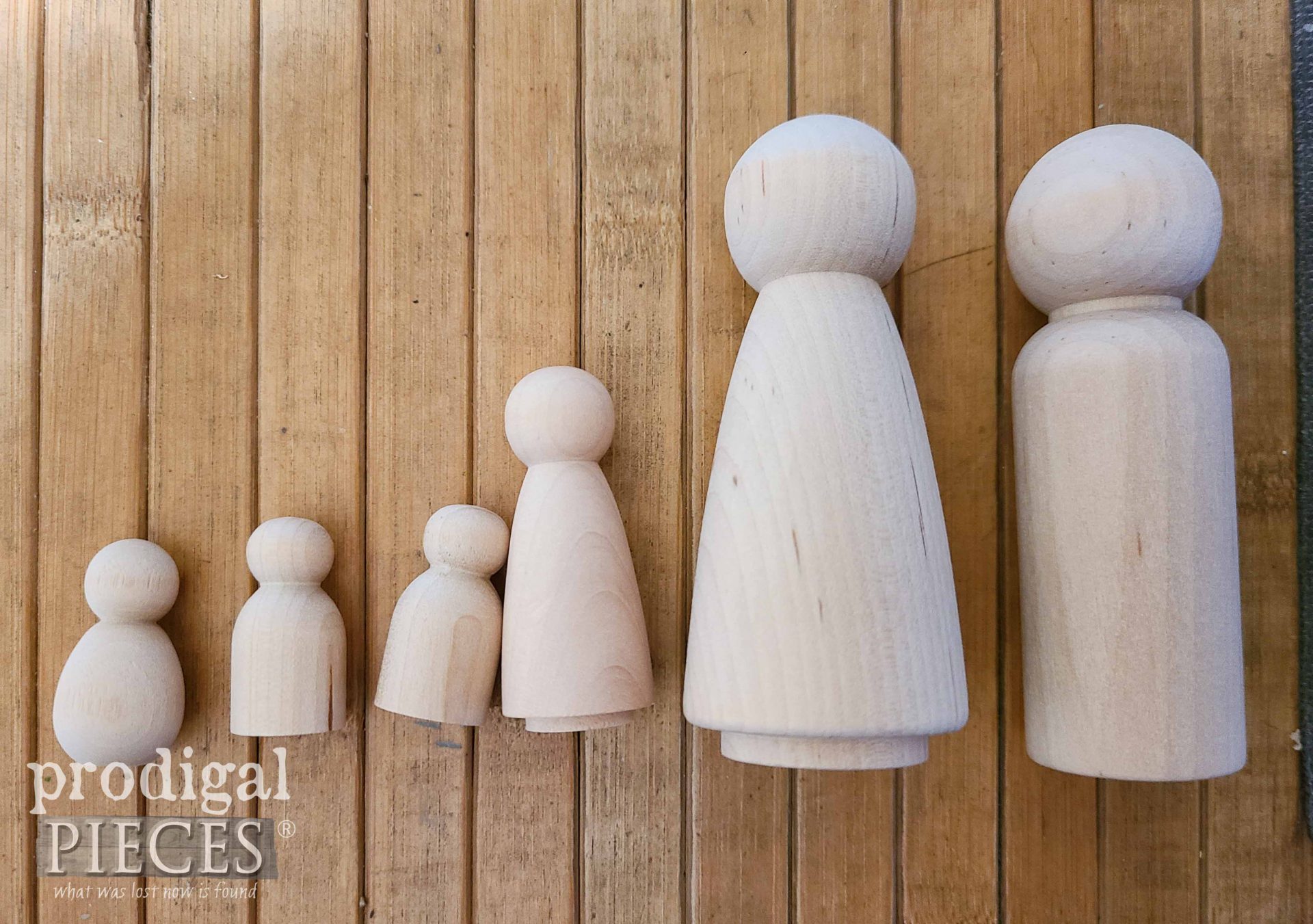 Wooden Peg Dolls for Travel Dollhouse | prodigalpieces.com #prodigalpieces
