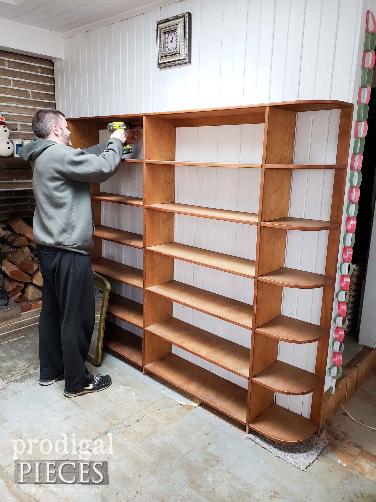 Bookshelves Before Remodel | prodigalpieces.com