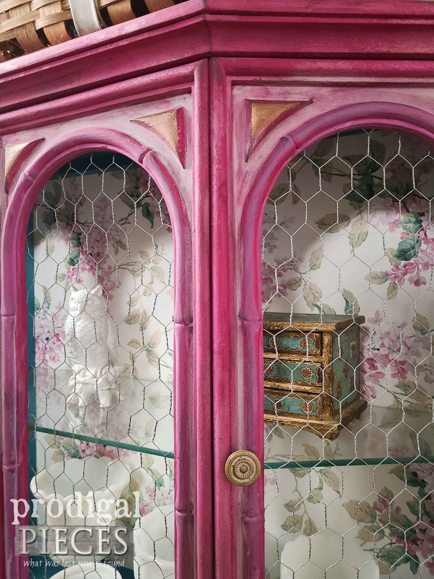 Vintage Brass Curio Cabinet Knob | Prodigal Pieces | prodigalpieces.com #prodigalpieces #diy #furniture