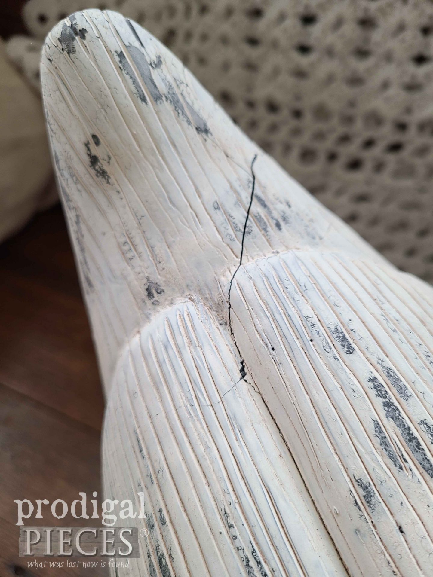 Cracked Swan Tail for DIY Concrete Planter | prodigalpieces.com 