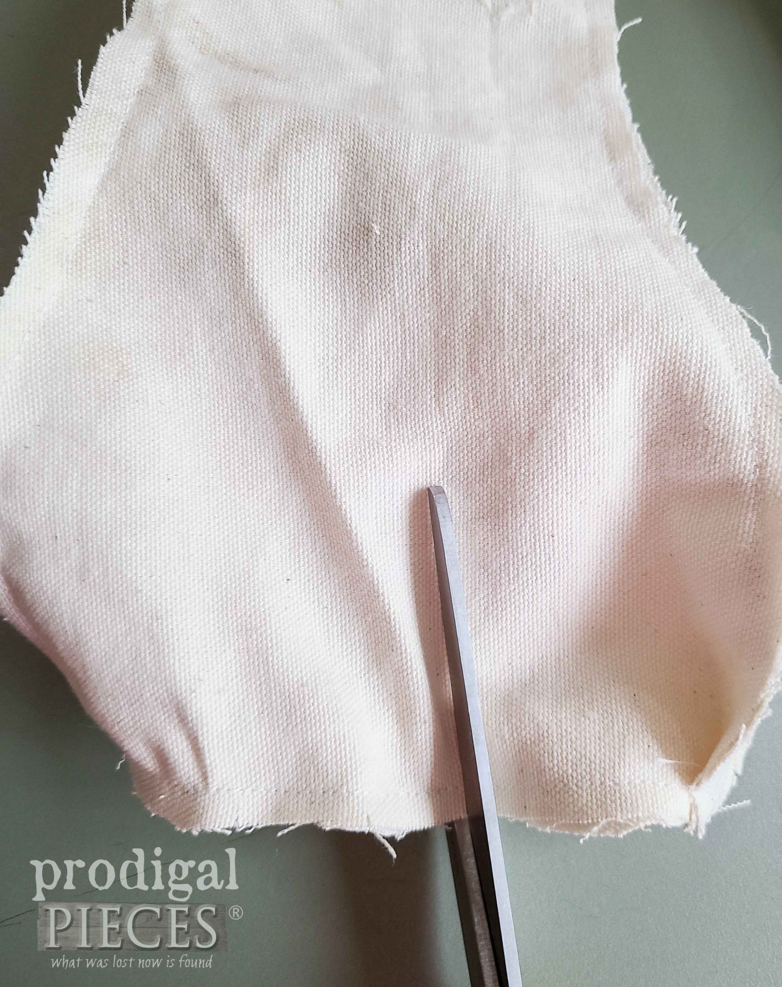 Snipping DIY Fabric Mushroom Edge for Turning | prodigalpieces.com #prodigalpieces