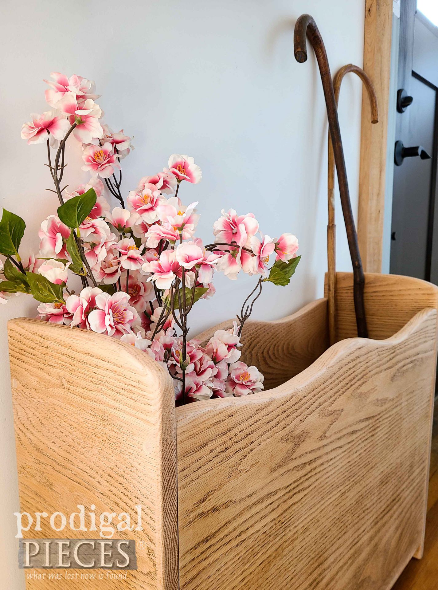 White Oak Entry Bin for Farmhouse Decor from Broken Cradle Upcycled by Larissa of Prodigal Pieces | prodigalpieces.com #prodigalpieces #woodworking #diy #home #storage