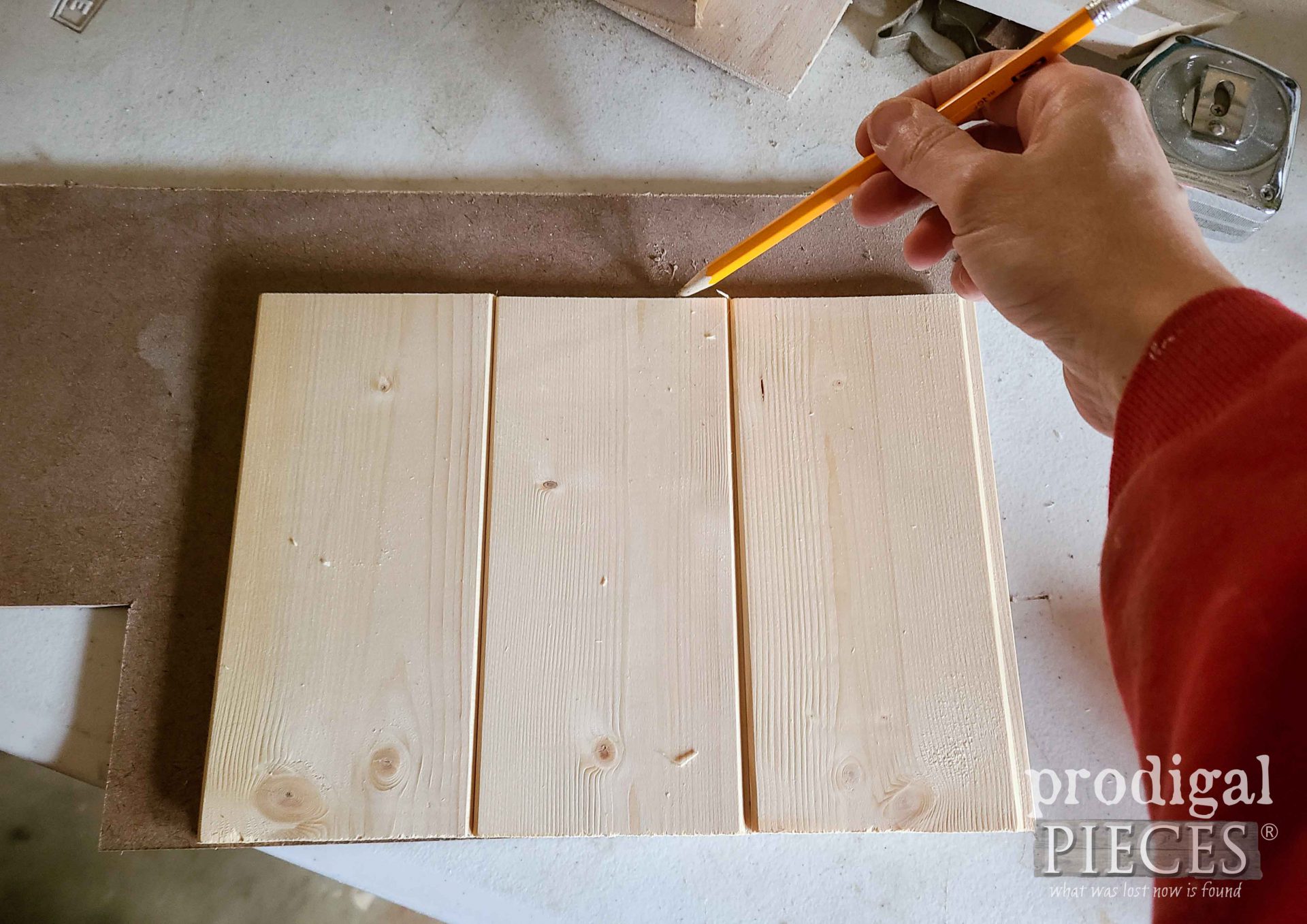 Tracing Plank Wood for DIY Concrete Boot Sign | prodigalpieces.com 