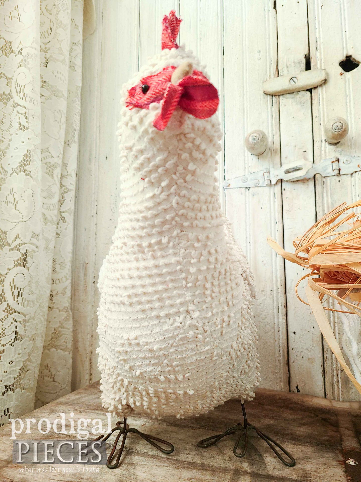 Handmade Chicken with Reclaimed Wire Feet by Larissa of Prodigal Pieces | prodigalpieces.com #prodigalpieces #farmhouse #chicken