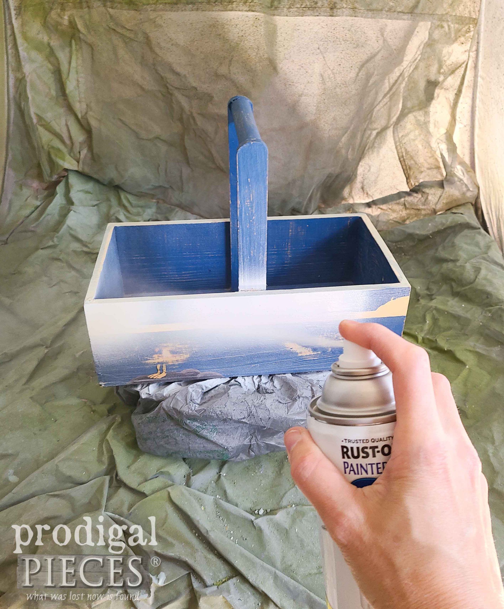 Spray Painting Beach Blue Tote | prodigalpieces.com