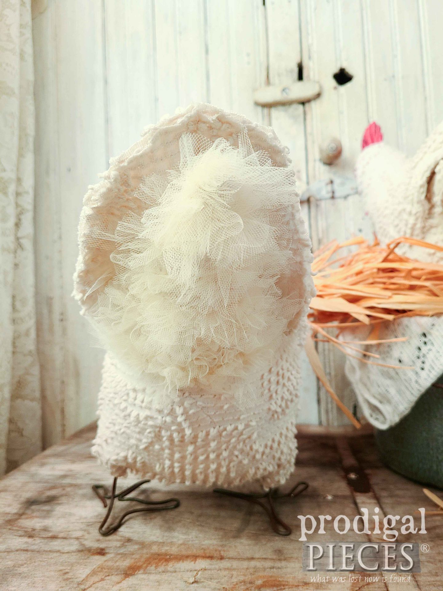 Tulle Fluffy Chicken Butt by Larissa of Prodigal Pieces | prodigalpieces.com #prodigalpieces #farm #chicken #fabric