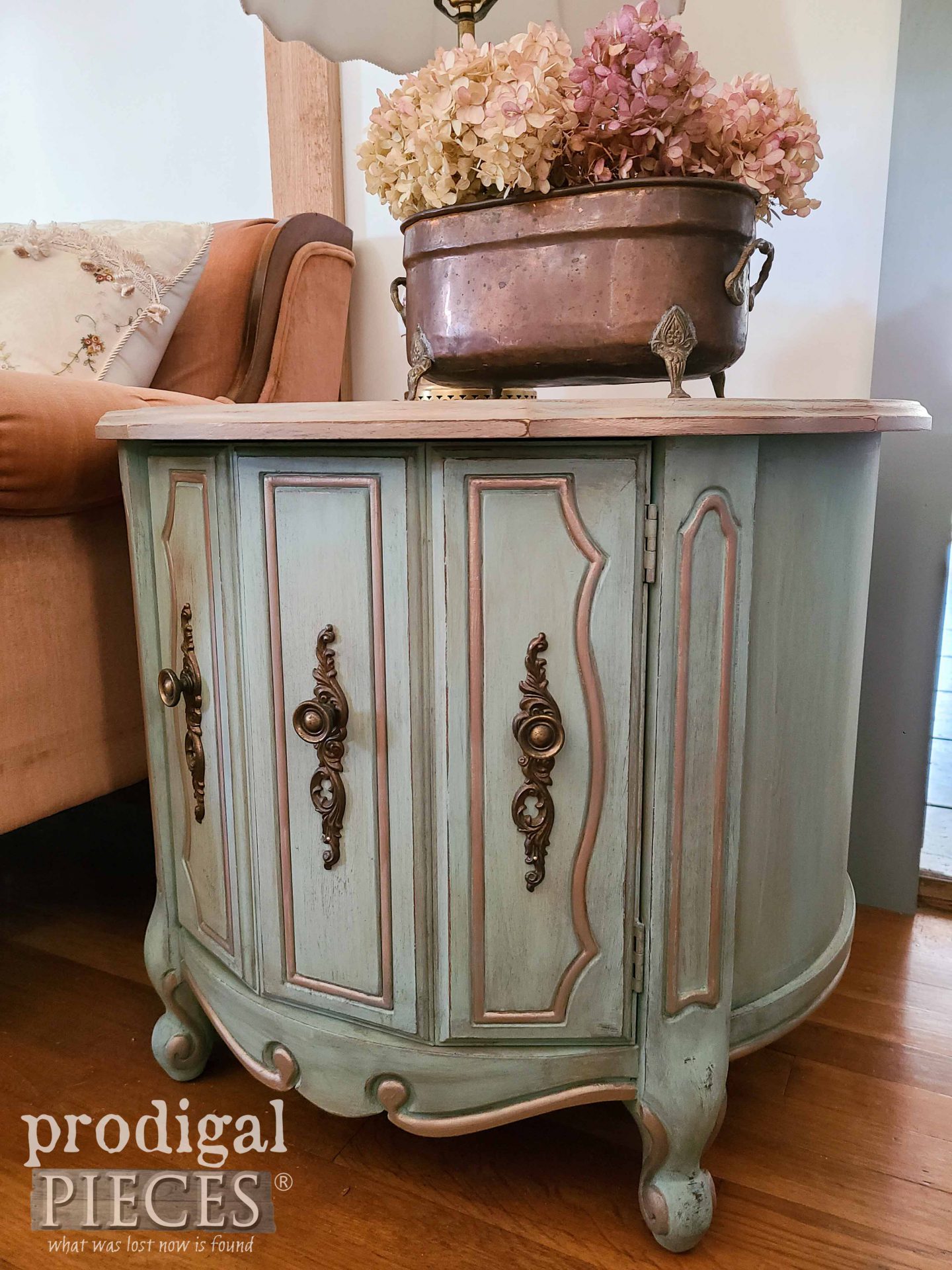 Vintage Mersman Side Table in French Provincial Design by Larissa of Prodigal Pieces | prodigalpieces.com #prodigalpieces #french #diy #home #furniture