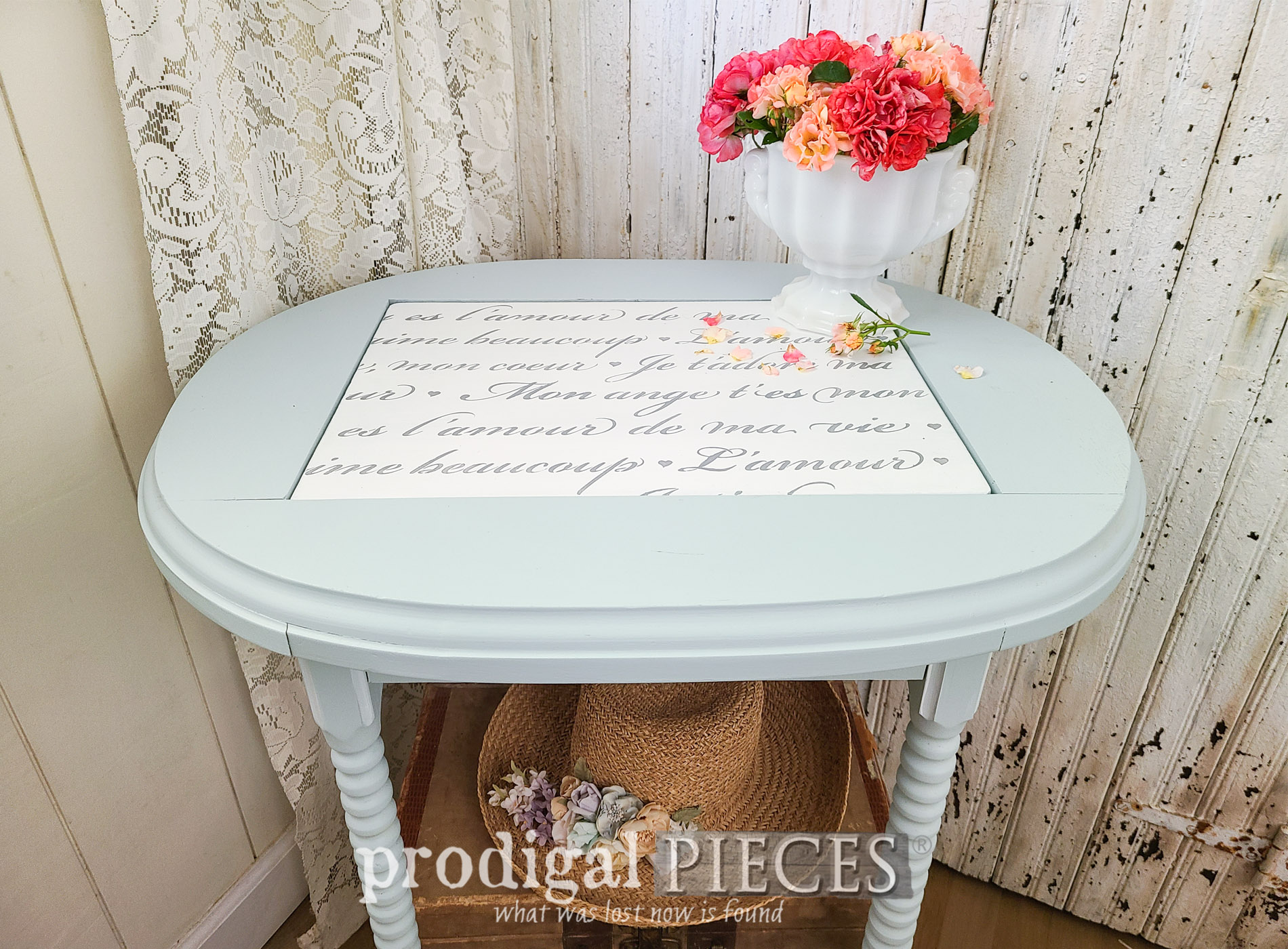 Featured How to Paint Marble on Furniture by Larissa of Prodigal Pieces | prodigalpieces.com #prodigalpieces #furniture #diy #homedecor