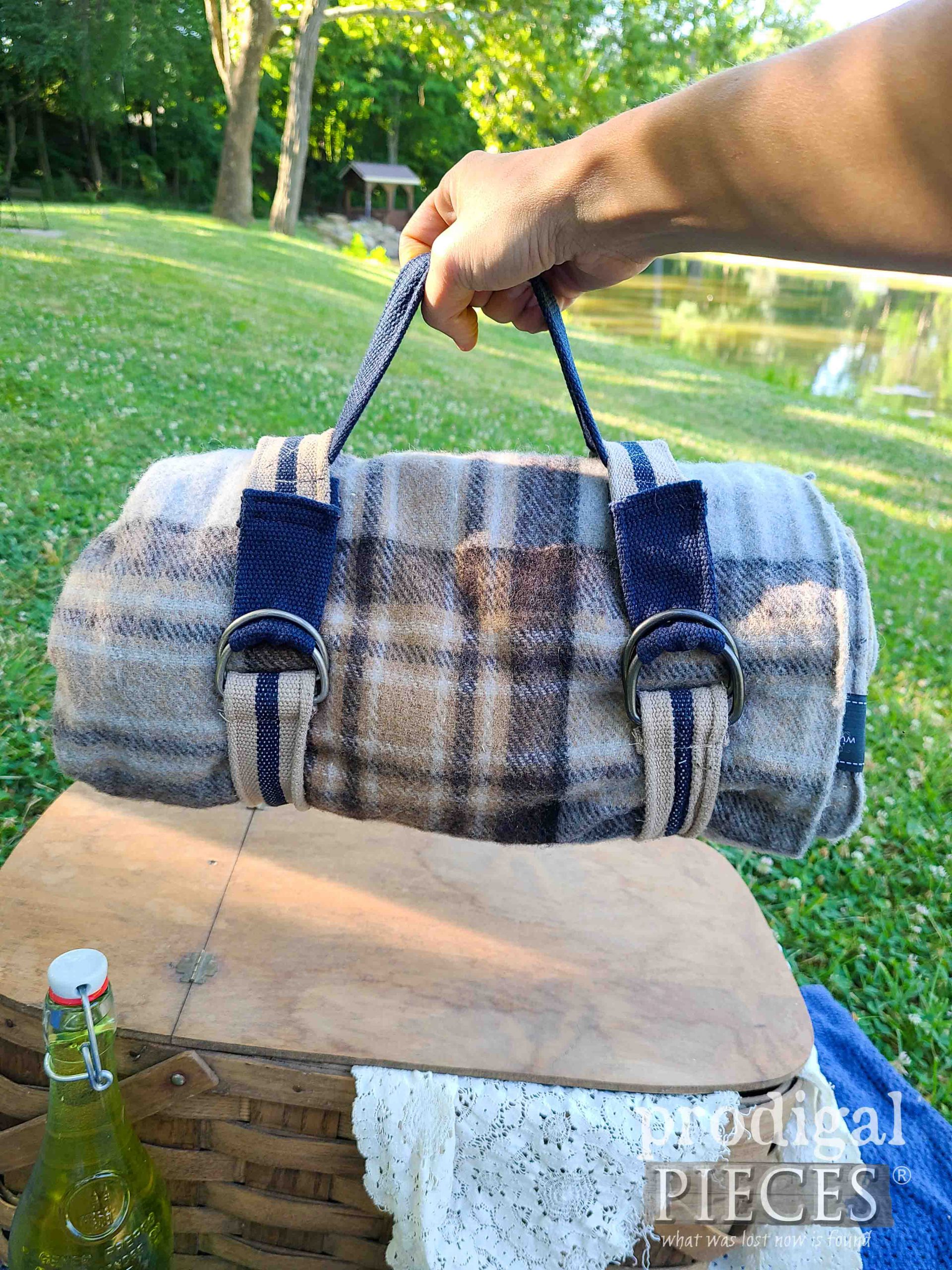 DIY Picnic Blanket Carrier from Upcycled Belts by Larissa fof Prodigal Pieces | prodigalpieces.com #prodigalpieces #handmade #upcycled #picnic #wedding
