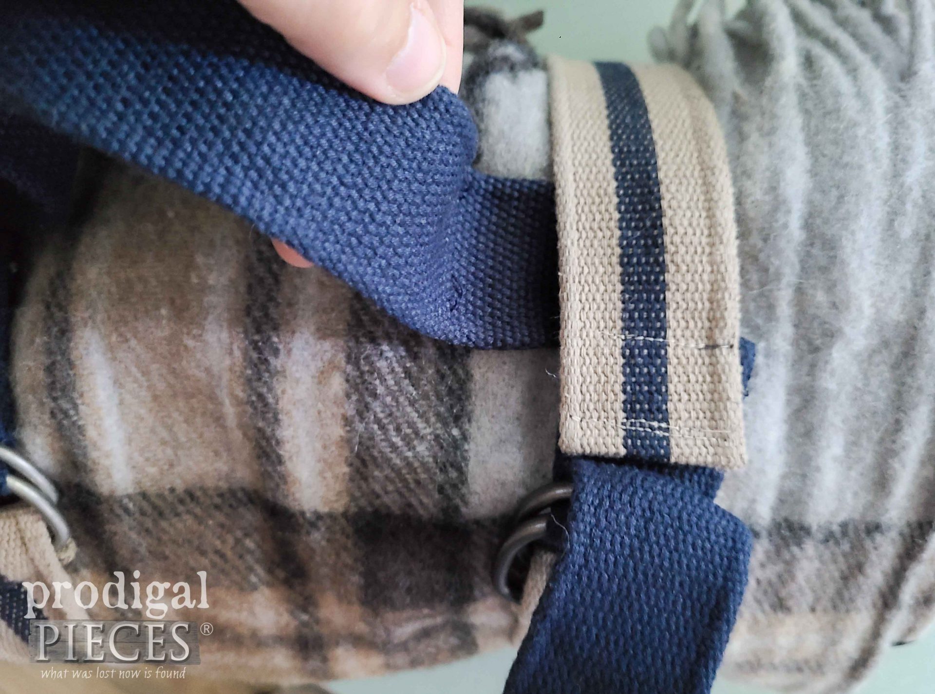 Placement of Carry Strap on DIY Blanket Carrier | prodigalpieces.com #prodigalpieces
