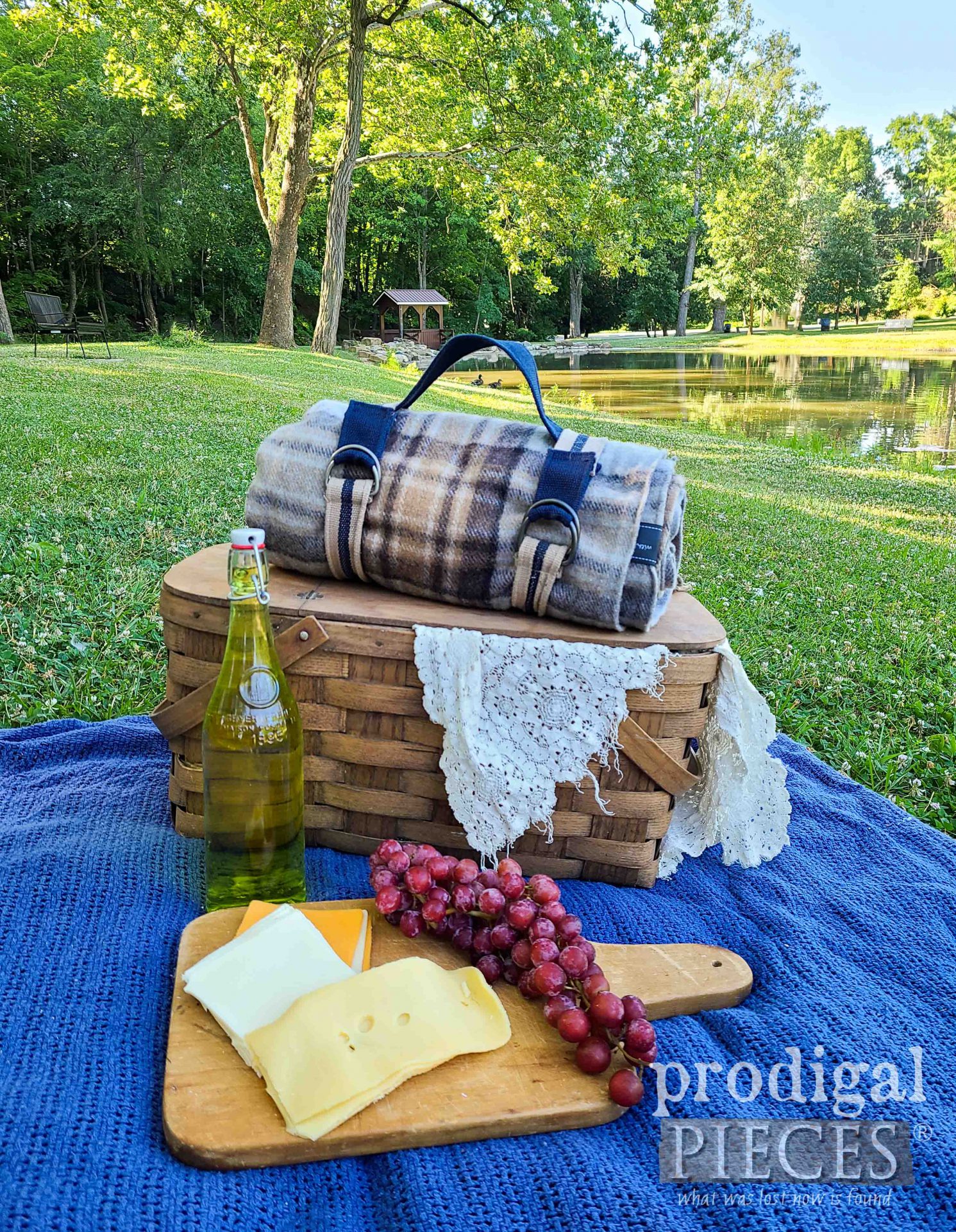 Refashioned Belts Turned into DIY Blanket Carrier for Picnic or Beach by Larissa of Prodigal Pieces | prodigalpieces.com #prodigalpieces #diy #sewing #refashion #summer