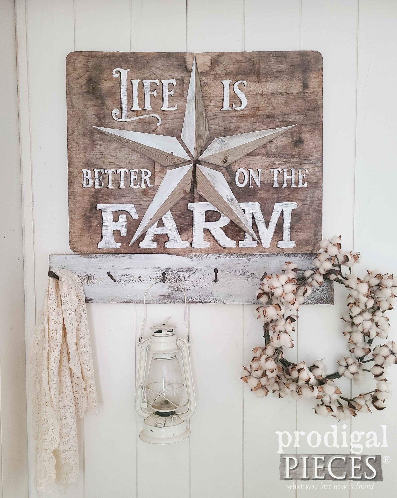 Life is Better on the Farm Sign with Reclaimed Wood Star by Larissa of Prodigal Pieces | prodigalpieces.com #prodigalpieces #farmhouse #diy #art #homedecor