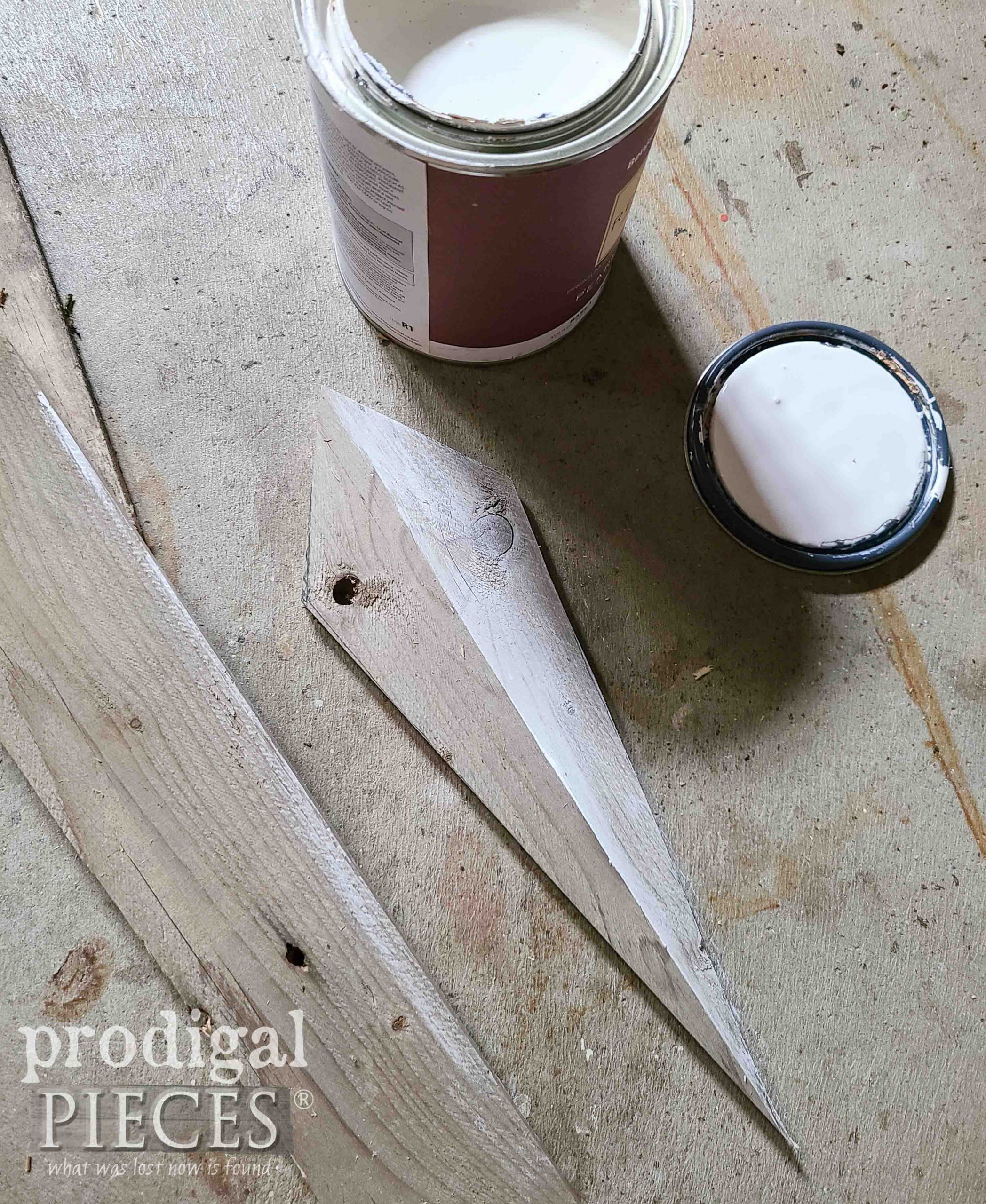 Painting Star Ray with Whitewash | prodigalpieces.com #prodigalpieces