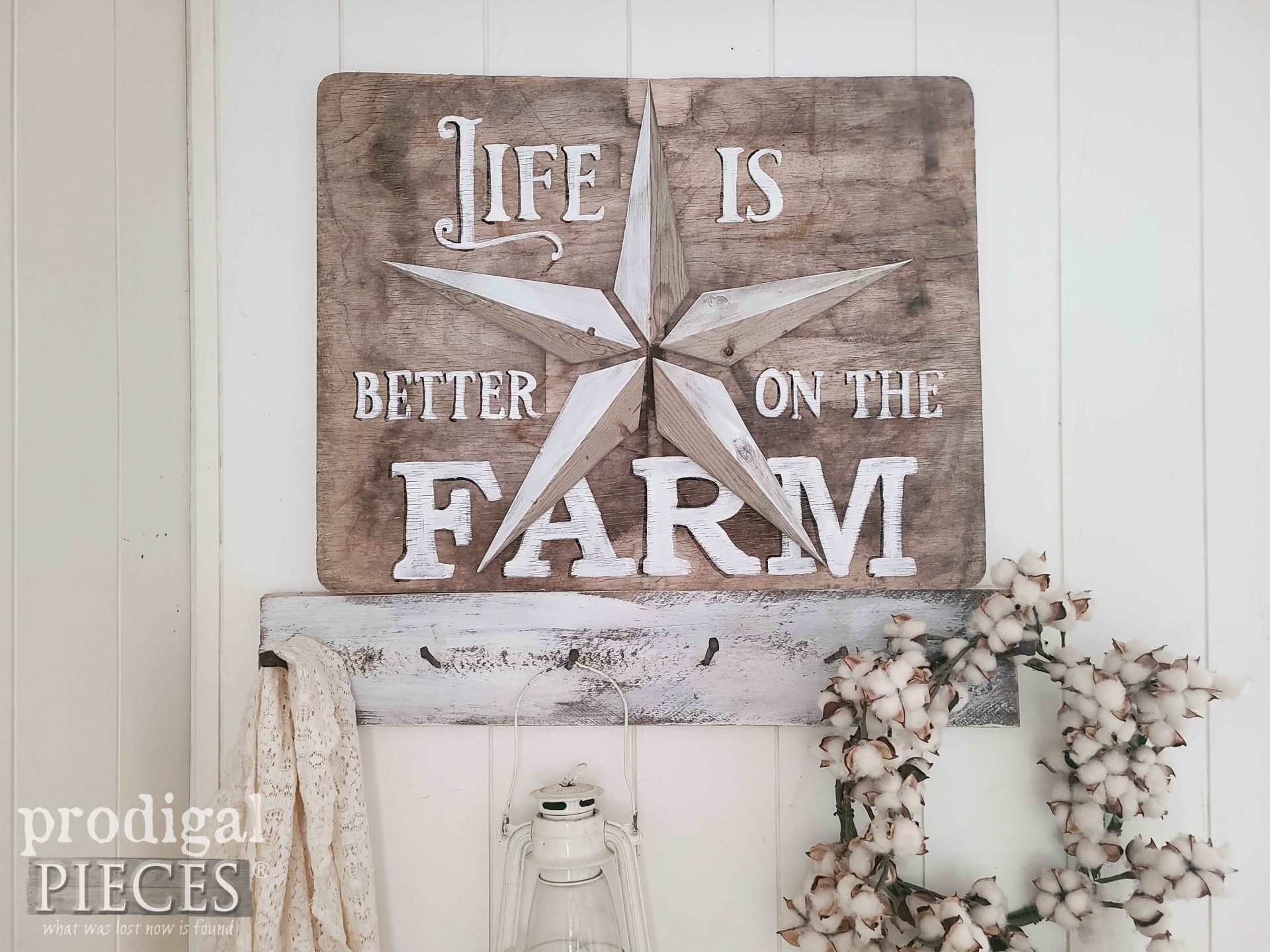 Rustic Chic Farmhouse Sign with Reclaimed Wood Star by Larissa of Prodigal Pieces | prodigalpieces.com #prodigalpieces #rustic #art #farmhouse