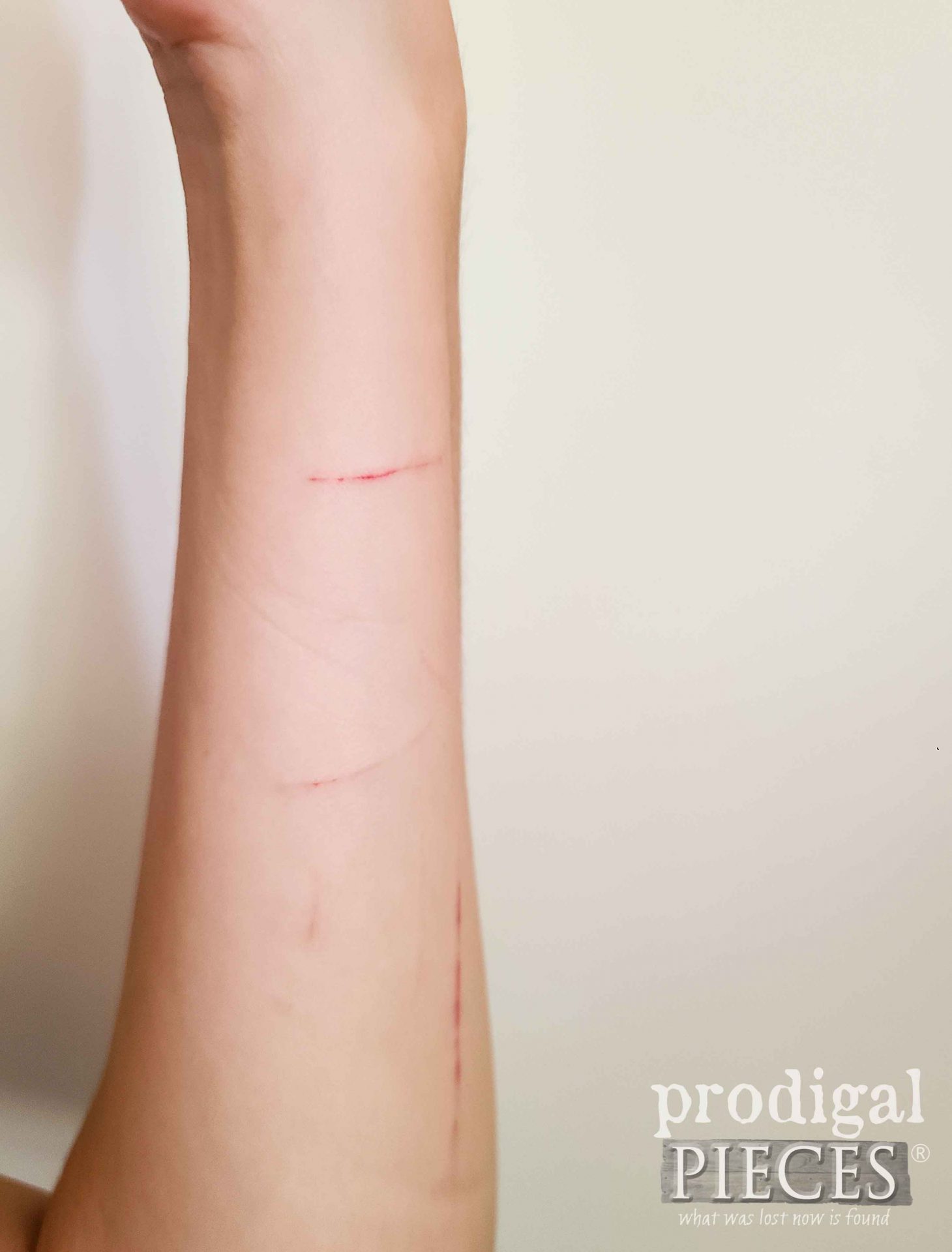 Arm Cuts from Chicken Wire | prodigalpieces.com #prodigalpieces 