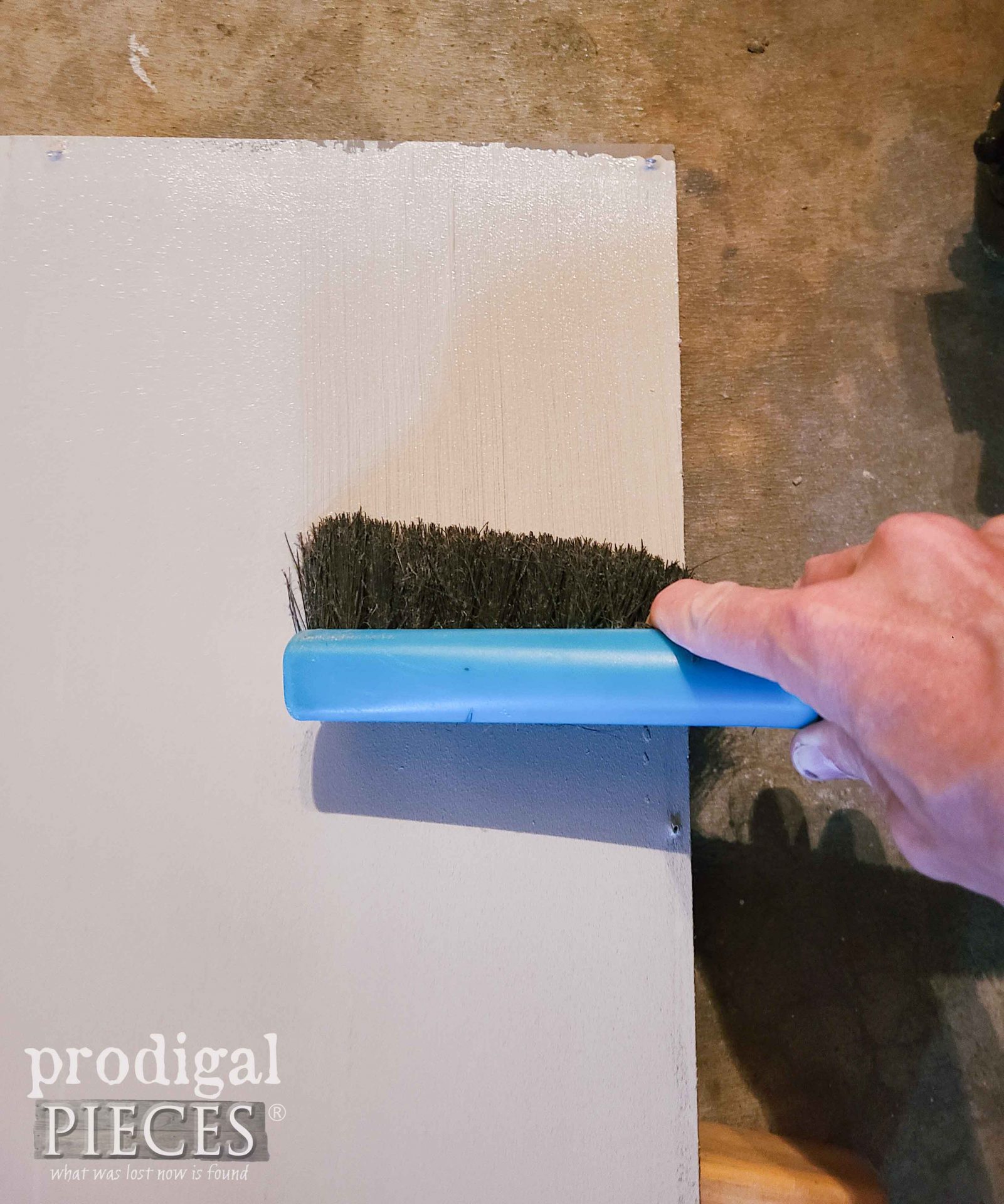 DIY Faux Linen Paint Texture Step 1 | prodigalpieces.com #prodigalpieces