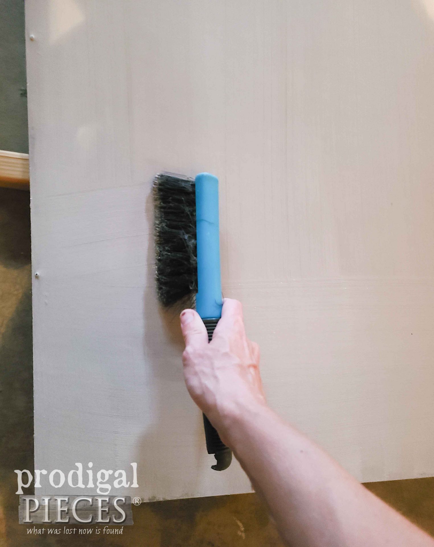 DIY Faux Linen Paint Texture Step 2 | prodigalpieces.com #prodigalpieces
