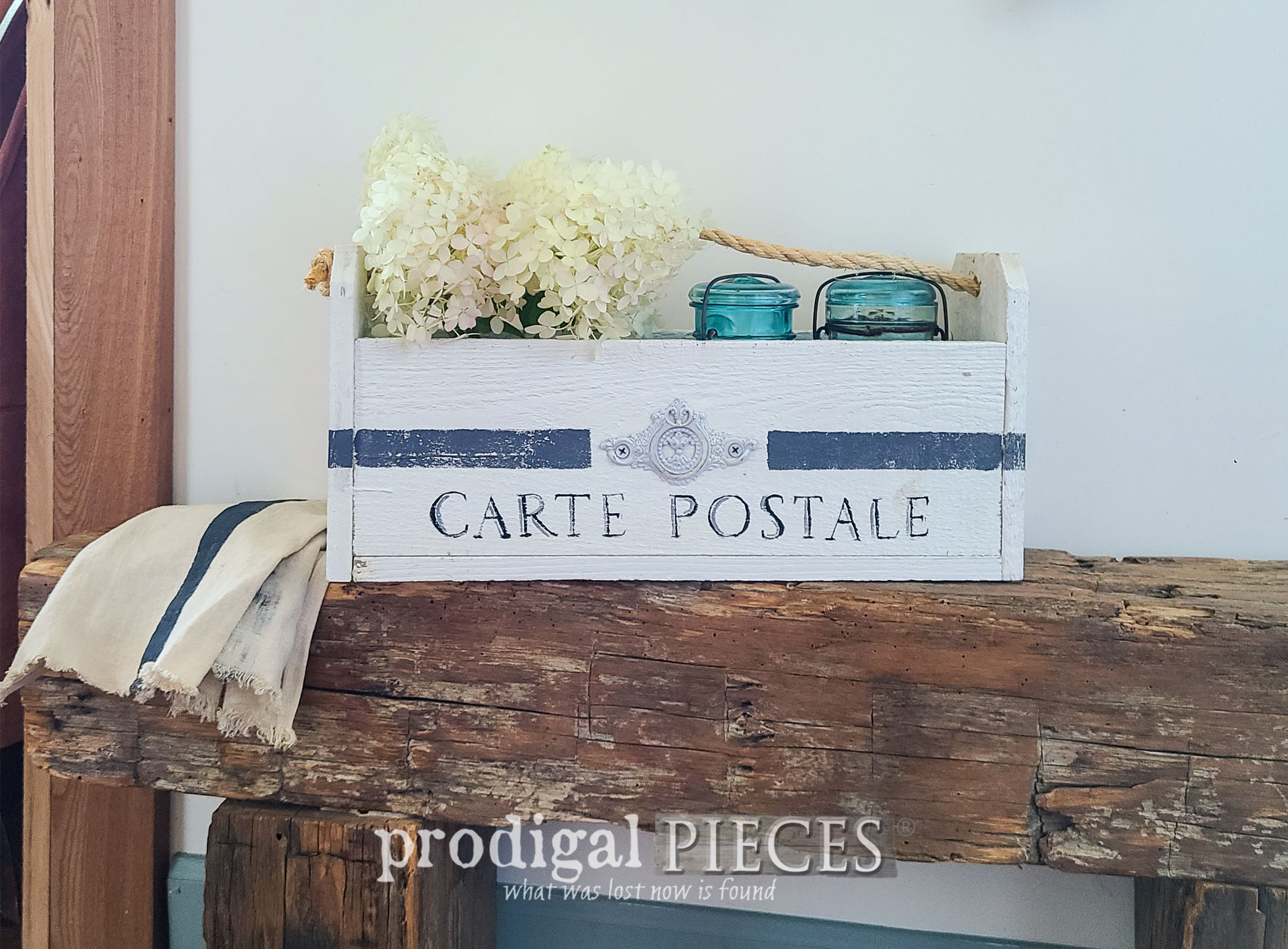 Featured Upcycled Fence Panel Tote by Larissa of Prodigal Pieces | prodigalpieces.com #prodigalpieces #farmhouse #diy #upcycled