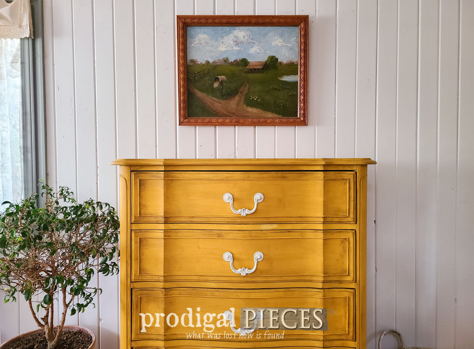 Featured Updated French Provincial Chest of Drawers by Larissa of Prodigal Pieces | prodigalpieces.com #prodigalpieces #furniture #vintage
