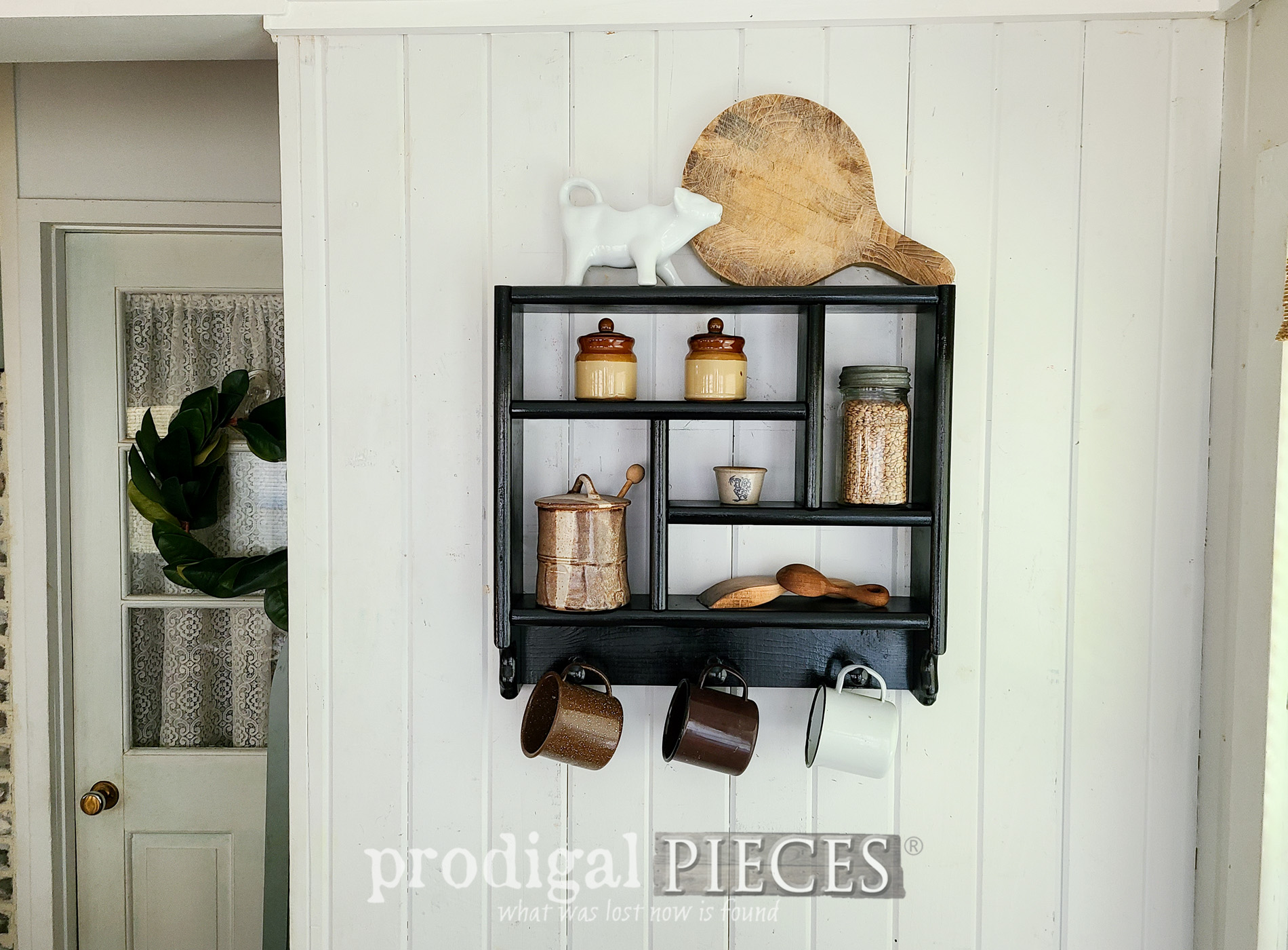 Featured Vintage Country Shelf Makeover by Larissa of Prodigal Pieces | prodigalpieces.com #prodigalpieces #farmhouse #diy #vintage