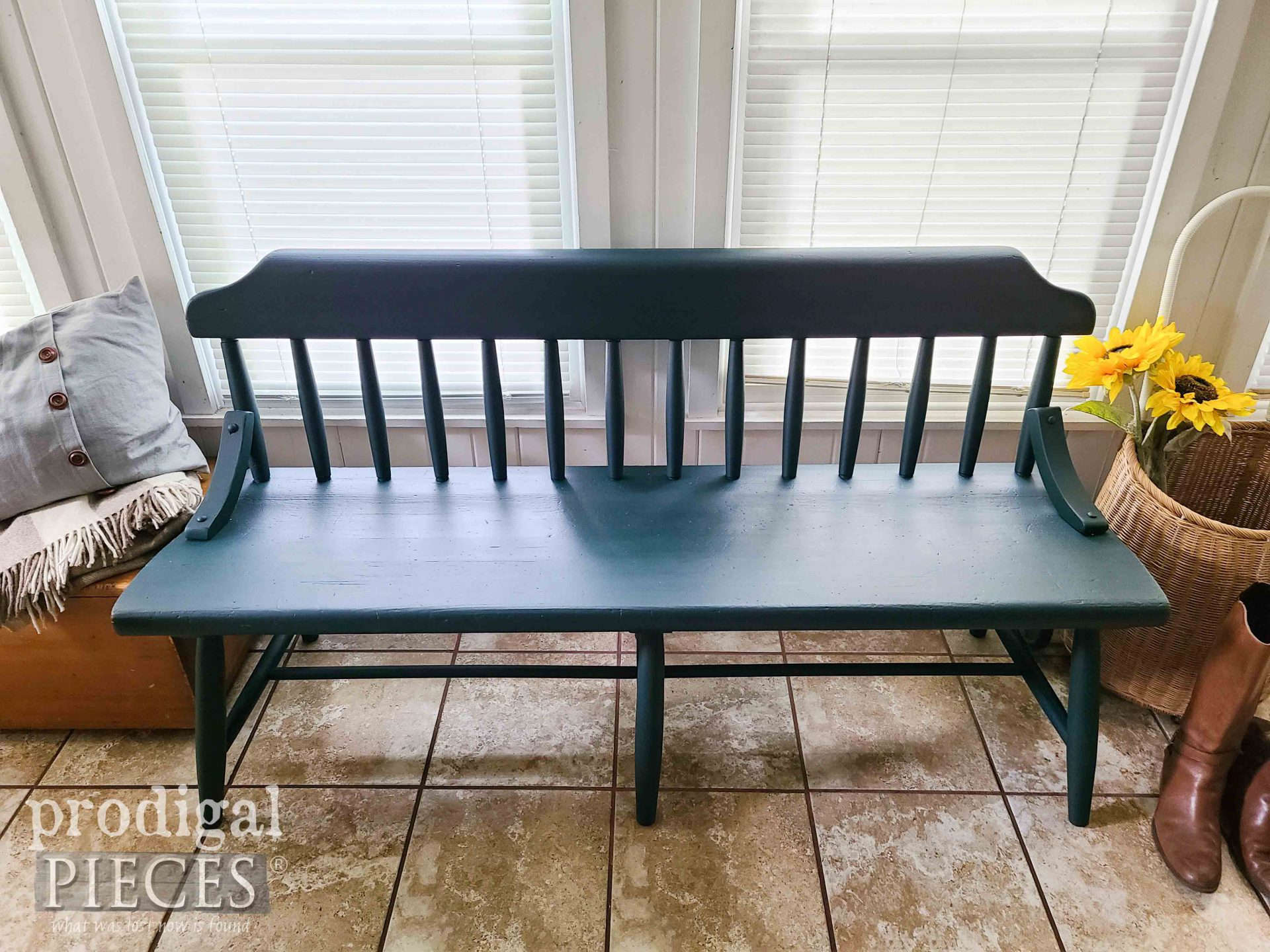 Painted Green Farmhouse Bench Makeover by Larissa of Prodigal Pieces | prodigalpieces.com #prodigalpieces #diy #green #furniture