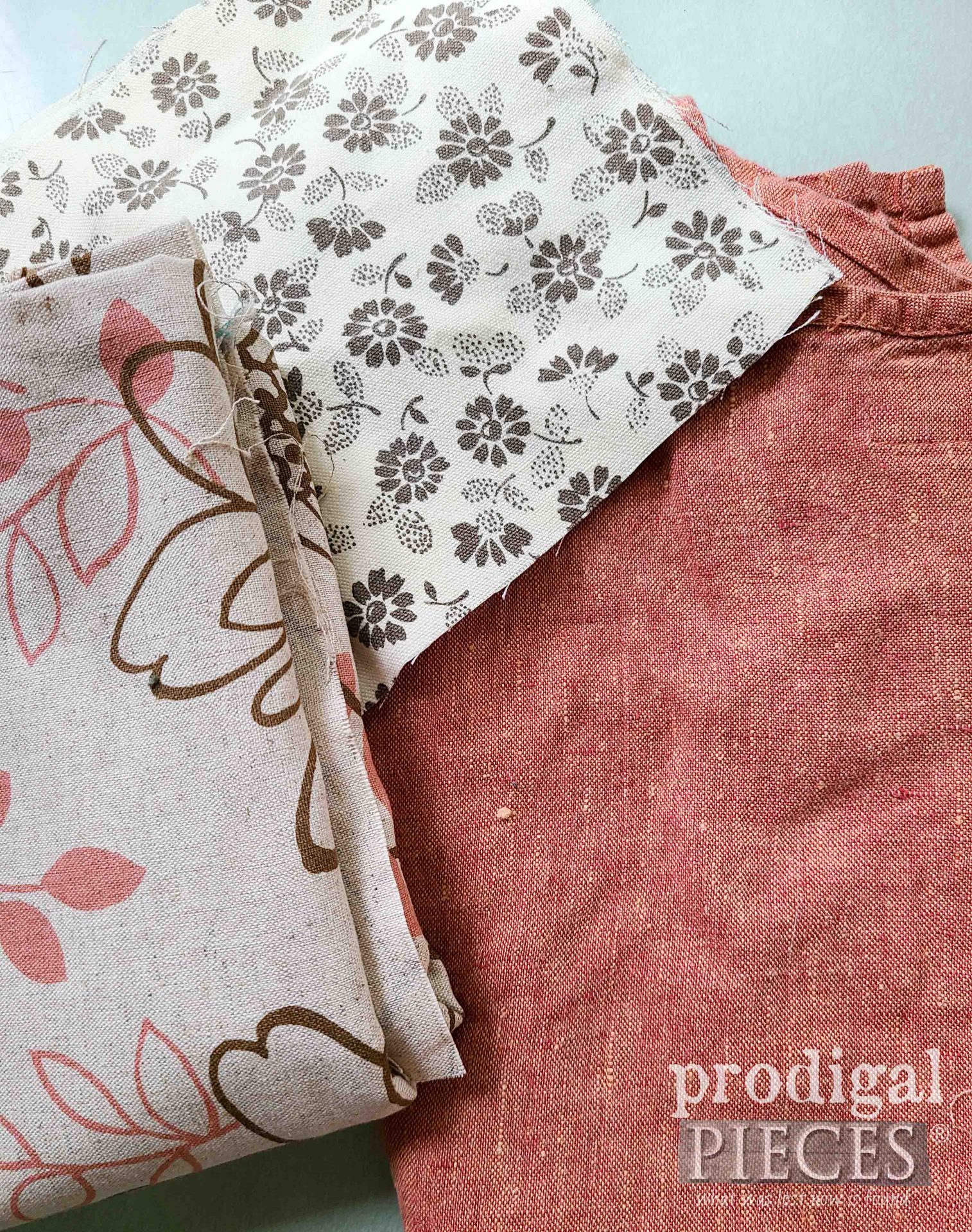 DIY Sling Purse Fabric Choices | prodigalpieces.com #prodigalpieces