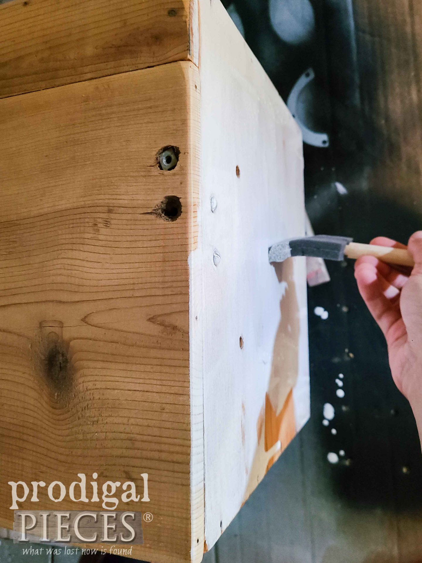Staining Farmhouse Wooden Trunk with Antique White Stain | prodigalpieces.com #prodigalpieces