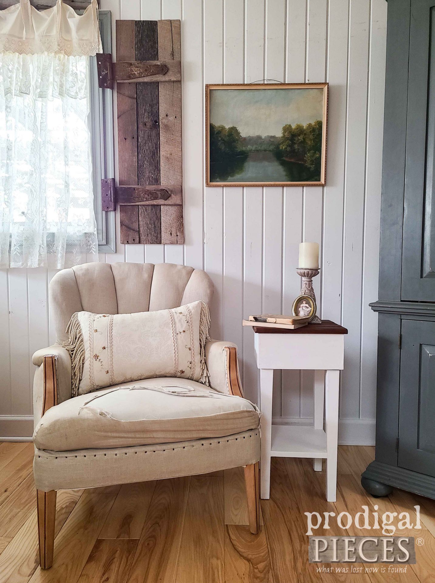 DIY Chair with Farmhouse Side Table by Larissa of Prodigal Pieces | prodigalpieces.com #prodigalpieces #farmhouse #furniture