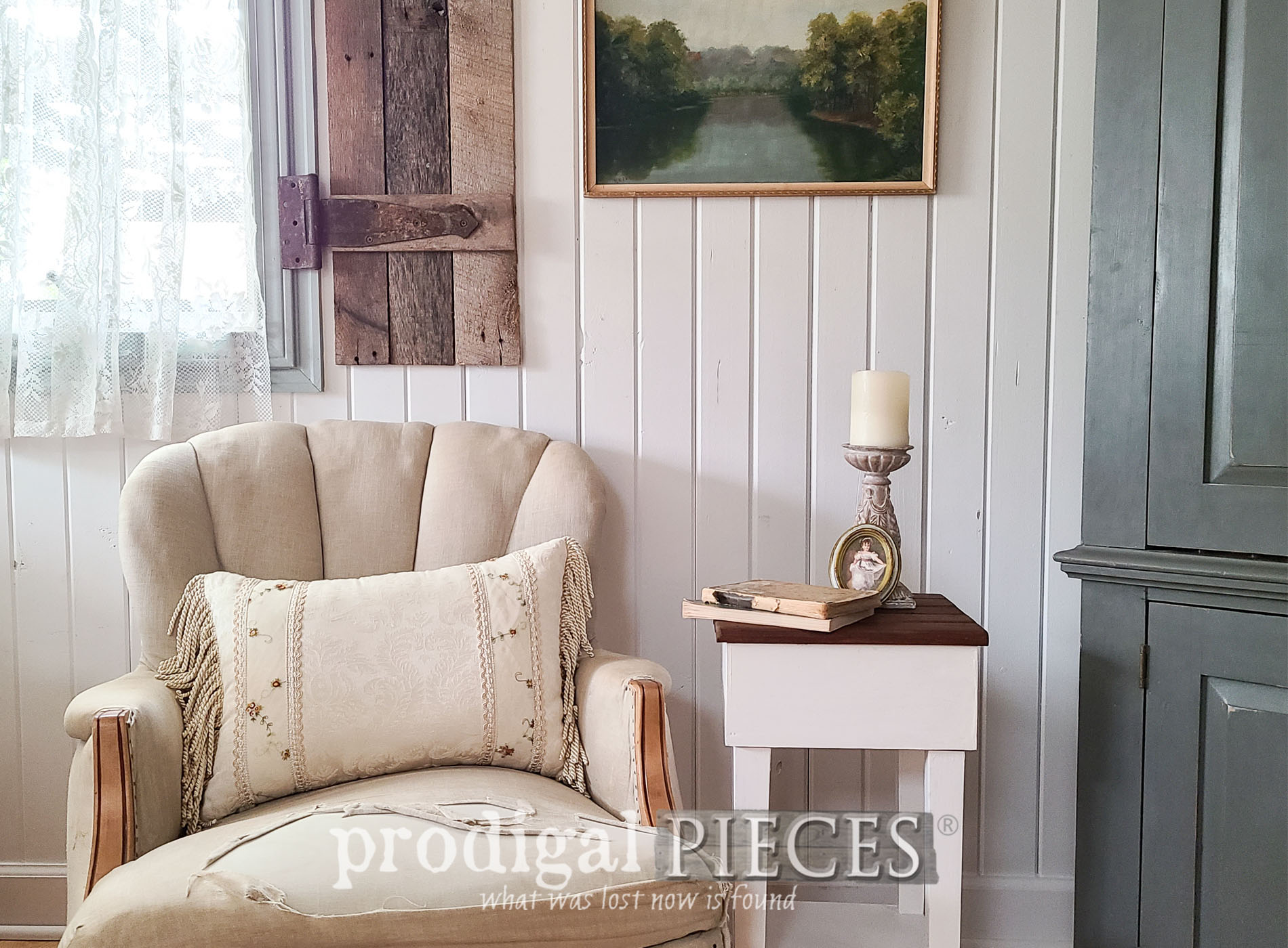 Featured DIY Accent Table Makeover and Upcycle by Larissa of Prodigal Pieces | prodigalpieces.com #prodigalpieces #diy #farmhouse #furniture