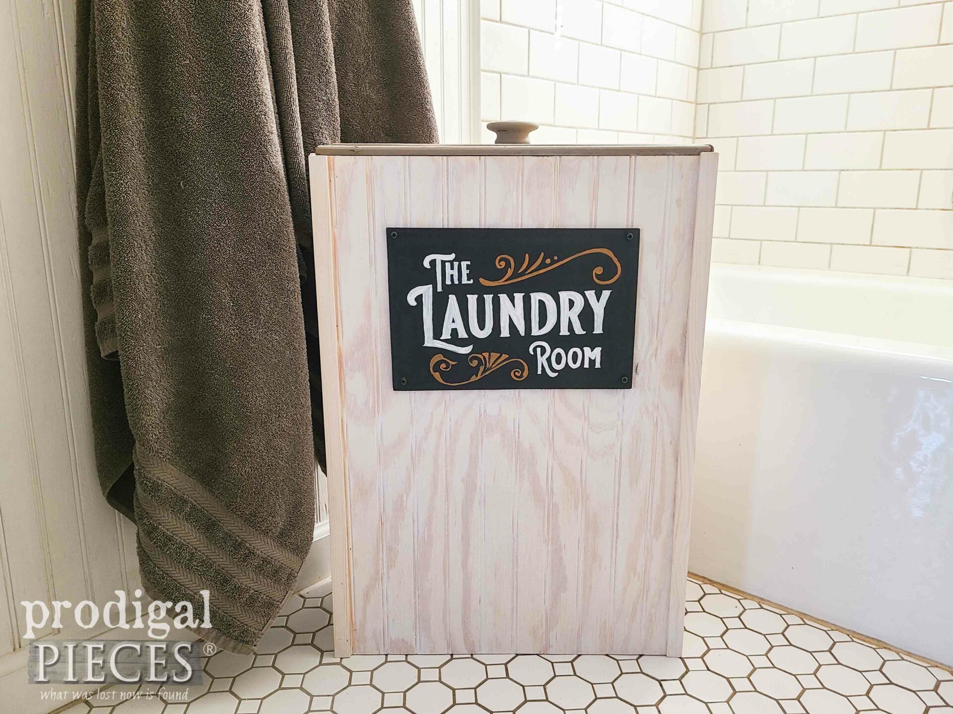 A dated 80's goose laundry bin gets a farmhouse style makeover by Larissa of Prodigal Pieces | prodigalpieces.com #prodigalpieces #farmhouse #makeover