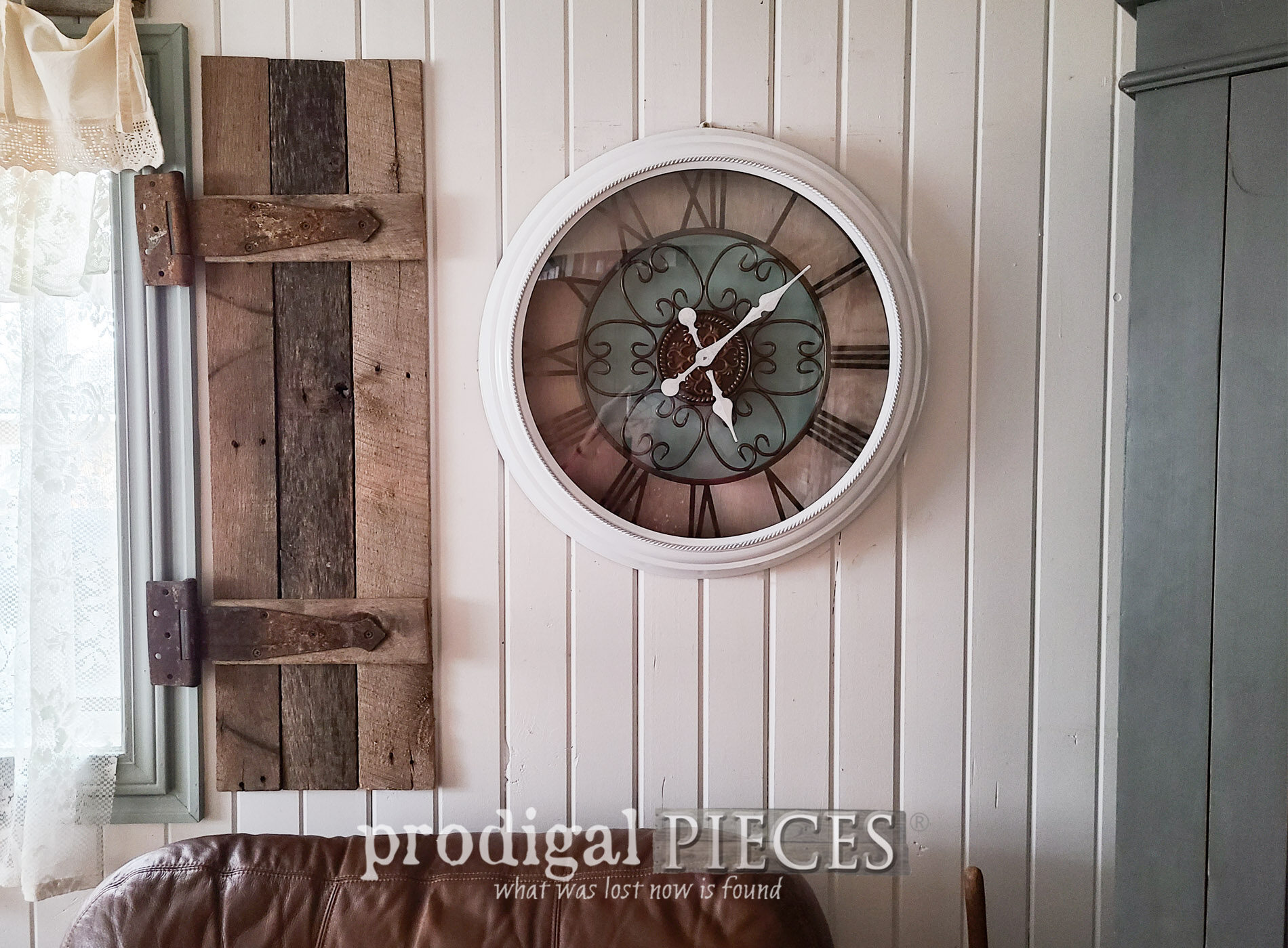 Featured Wall Clock Update by Larissa of Prodigal Pieces | prodigalpieces.com #prodigalpieces