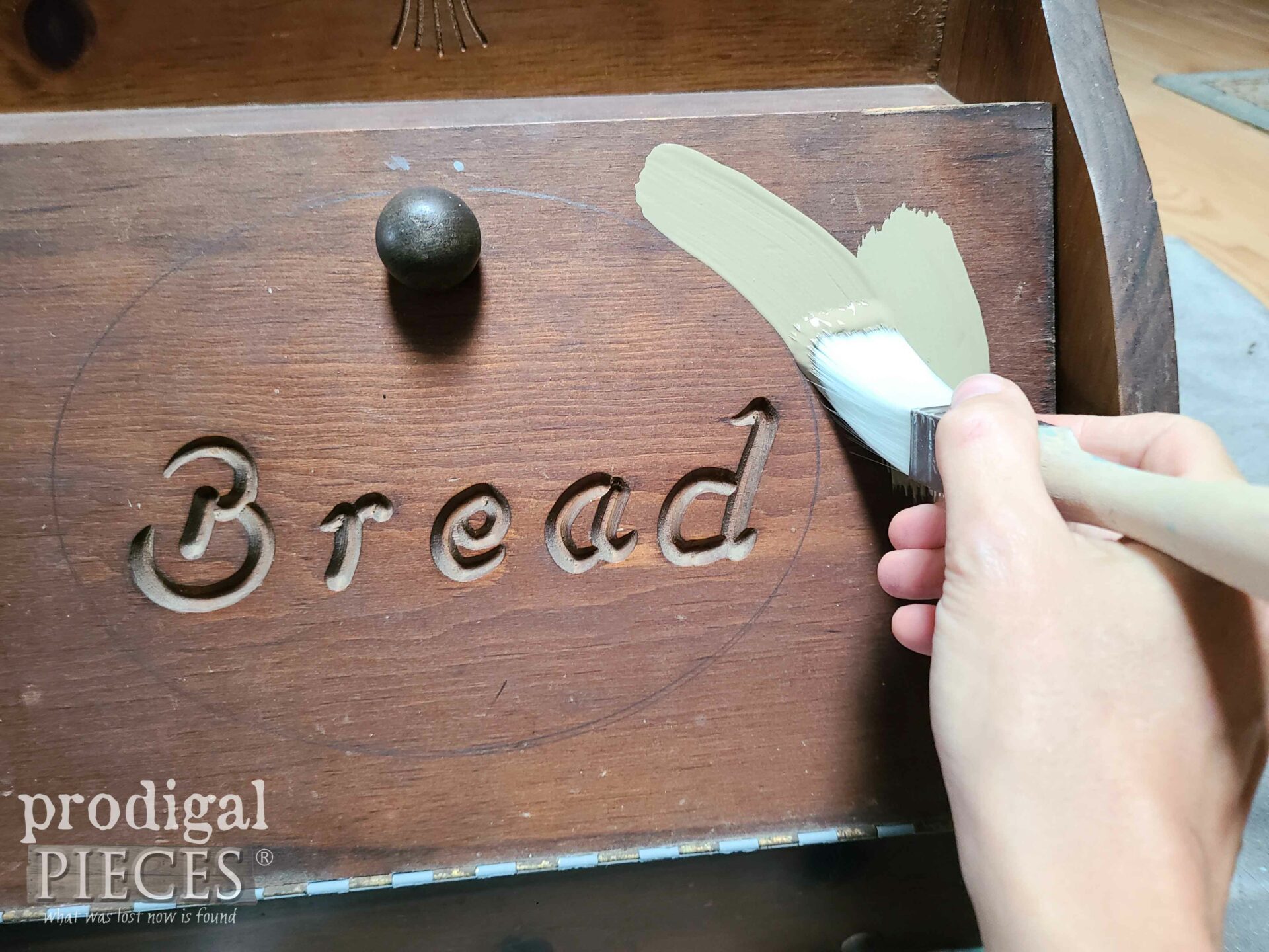 Hand-Painting Vintage Bread Box Lid | prodigalpieces.com #prodigalpieces