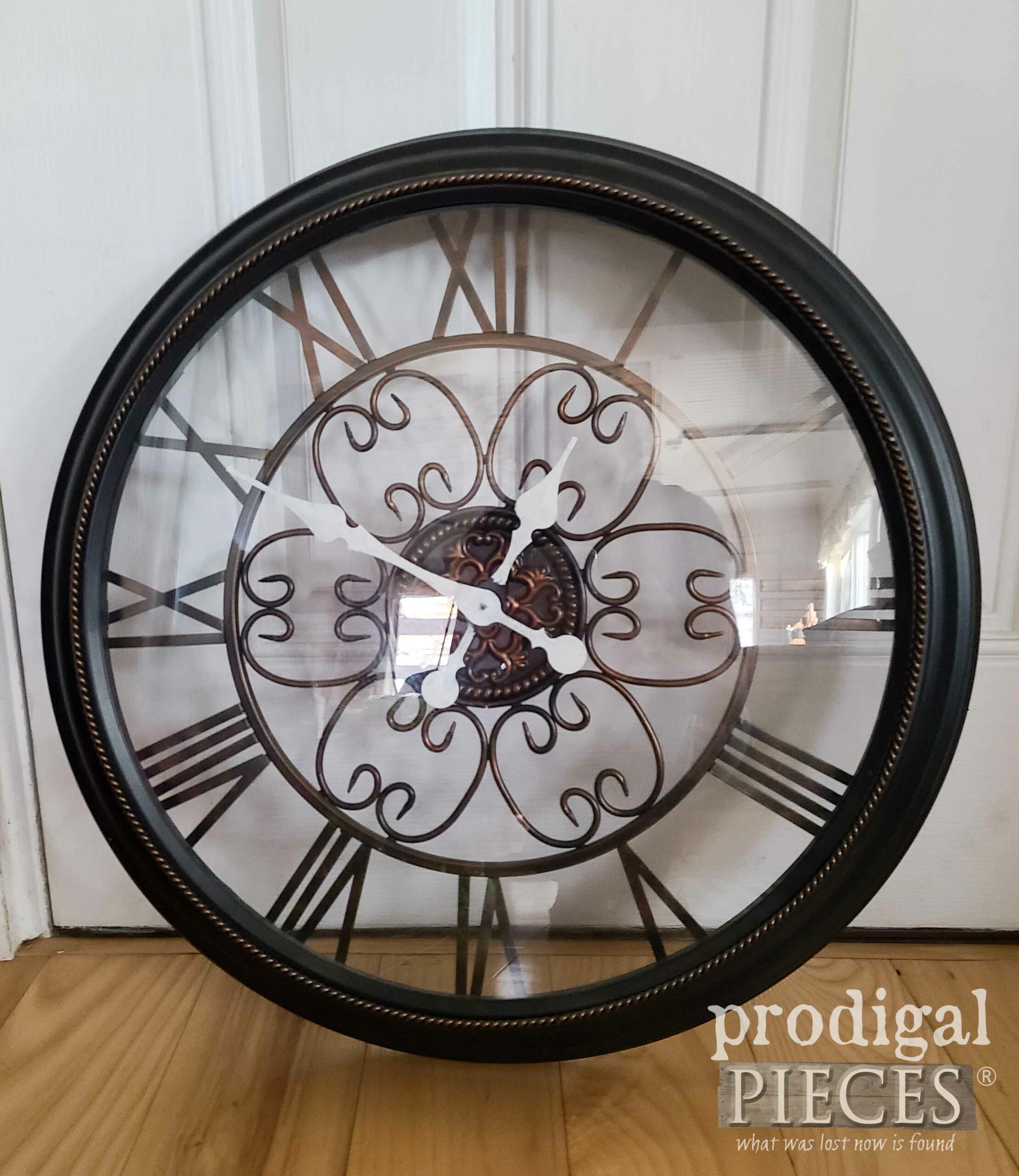 Thrifted Wall Clock Before Makeover | prodigalpieces.com #prodigalpieces