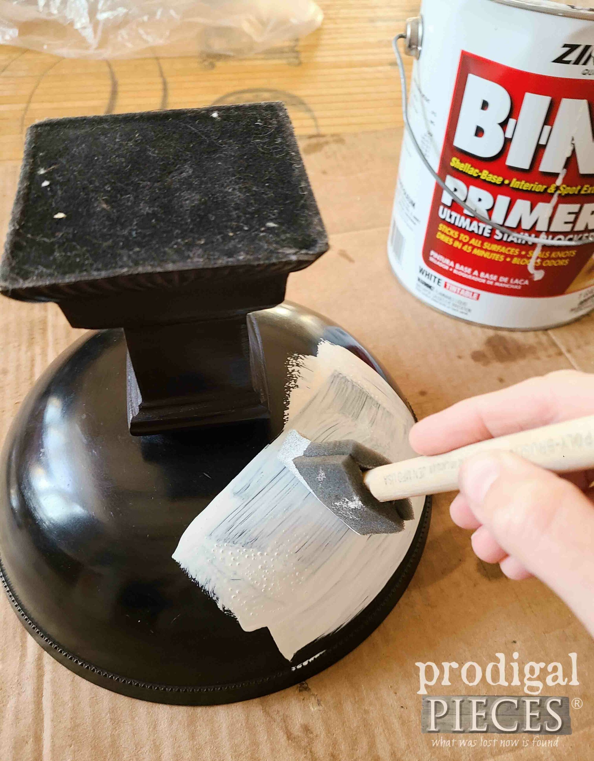Appling Zinsser BIN primer to thrifty update compote bowl | prodigalpieces.com #prodigalpieces 