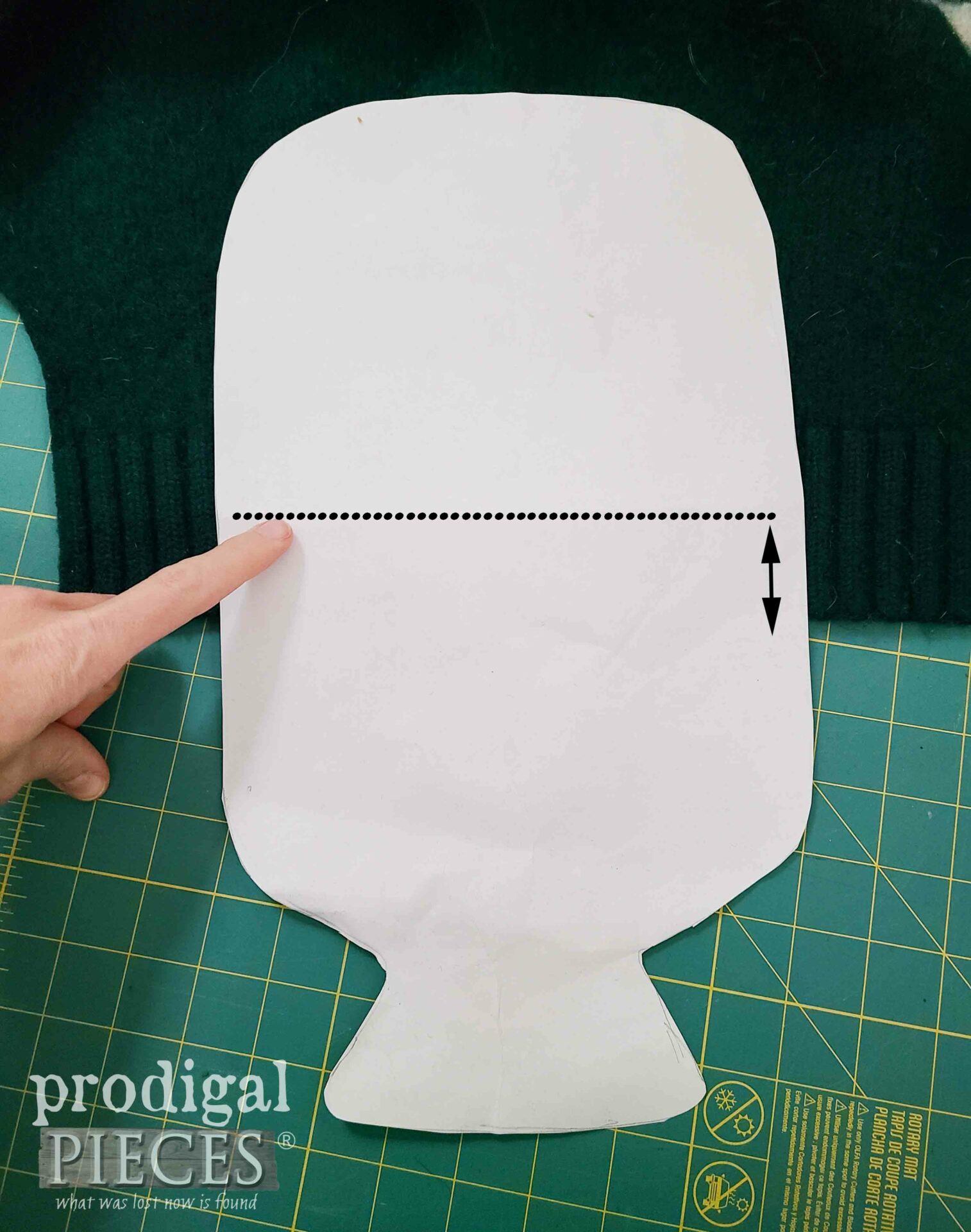 Cutting DIY Hot Water Bottle Cover Bottom | prodigalpieces.com #prodigalpieces