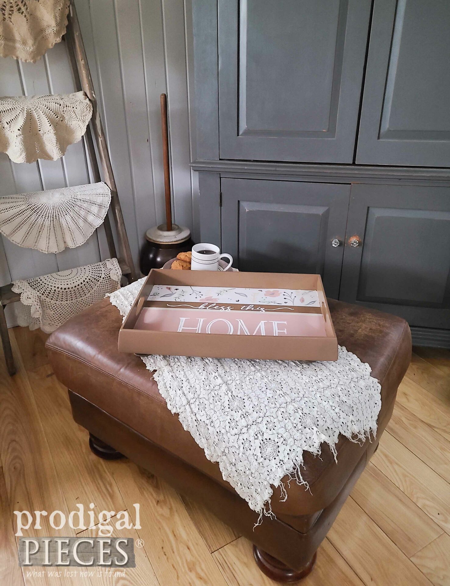 Farmhouse Style Living Room with Thrift Store Tray | prodigalpieces.com #prodigalpieces #farmhouse #diy #crafts