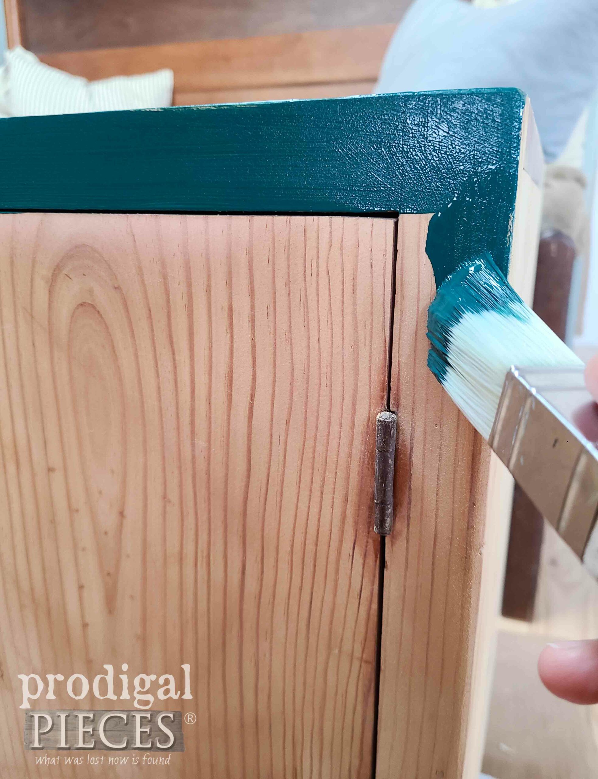Painting Wood Console Cabinet in Green | prodigalpieces.com #prodigalpieces #makeover #diy