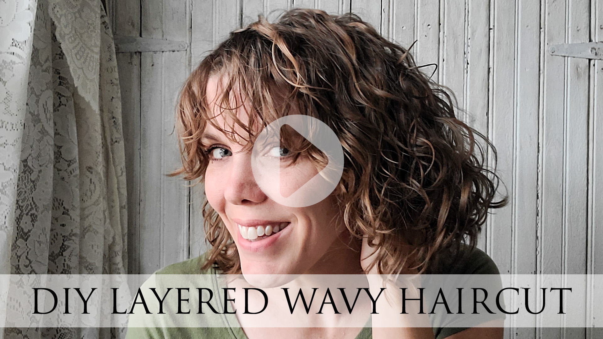 Video Tutorial of Larissa of Prodigal Pieces for a DIY Layered Wavy Haircut | prodigalpieces.com #prodigalpieces #haircut #video